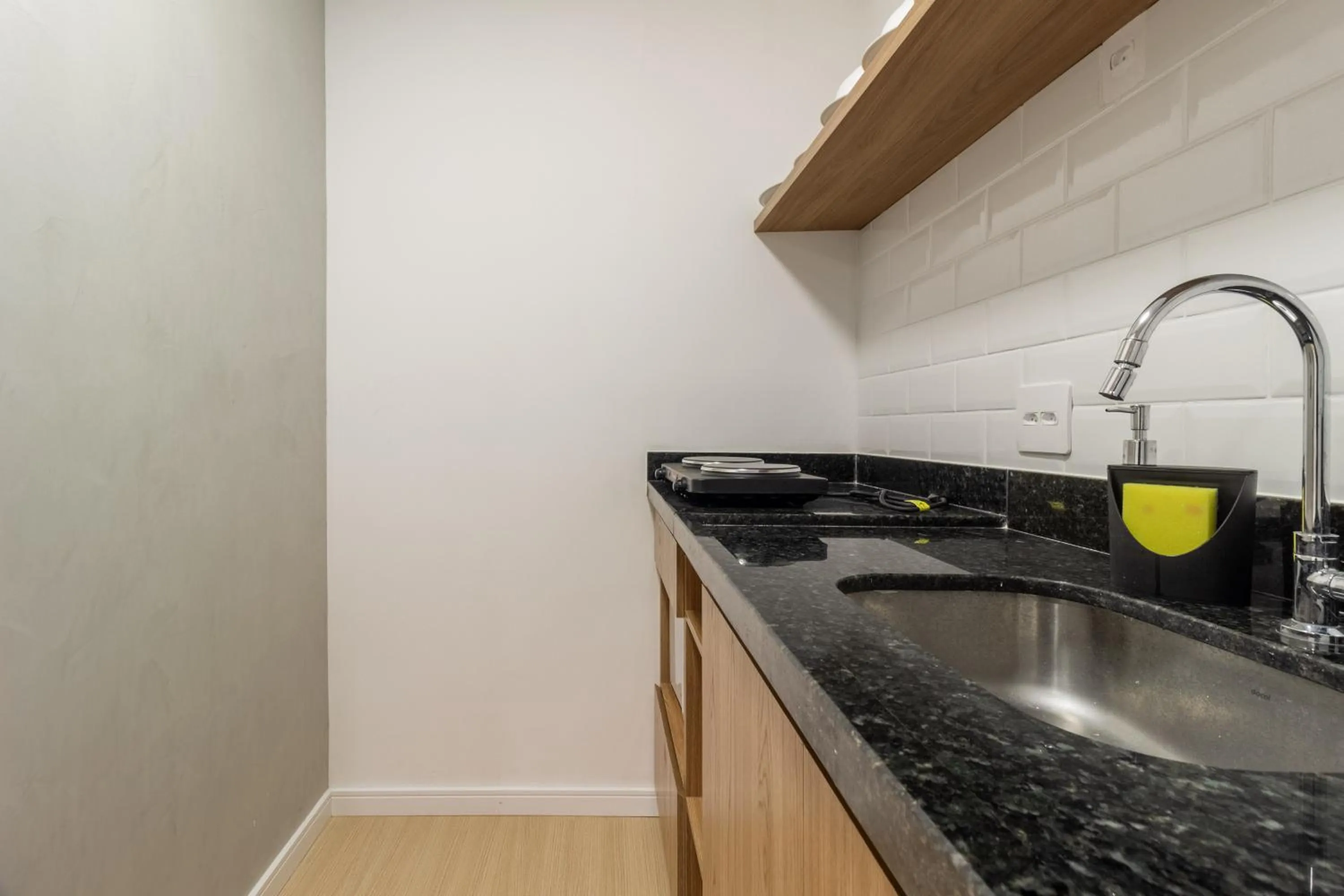 Kitchen or kitchenette in 360 Rio Santos Dumont