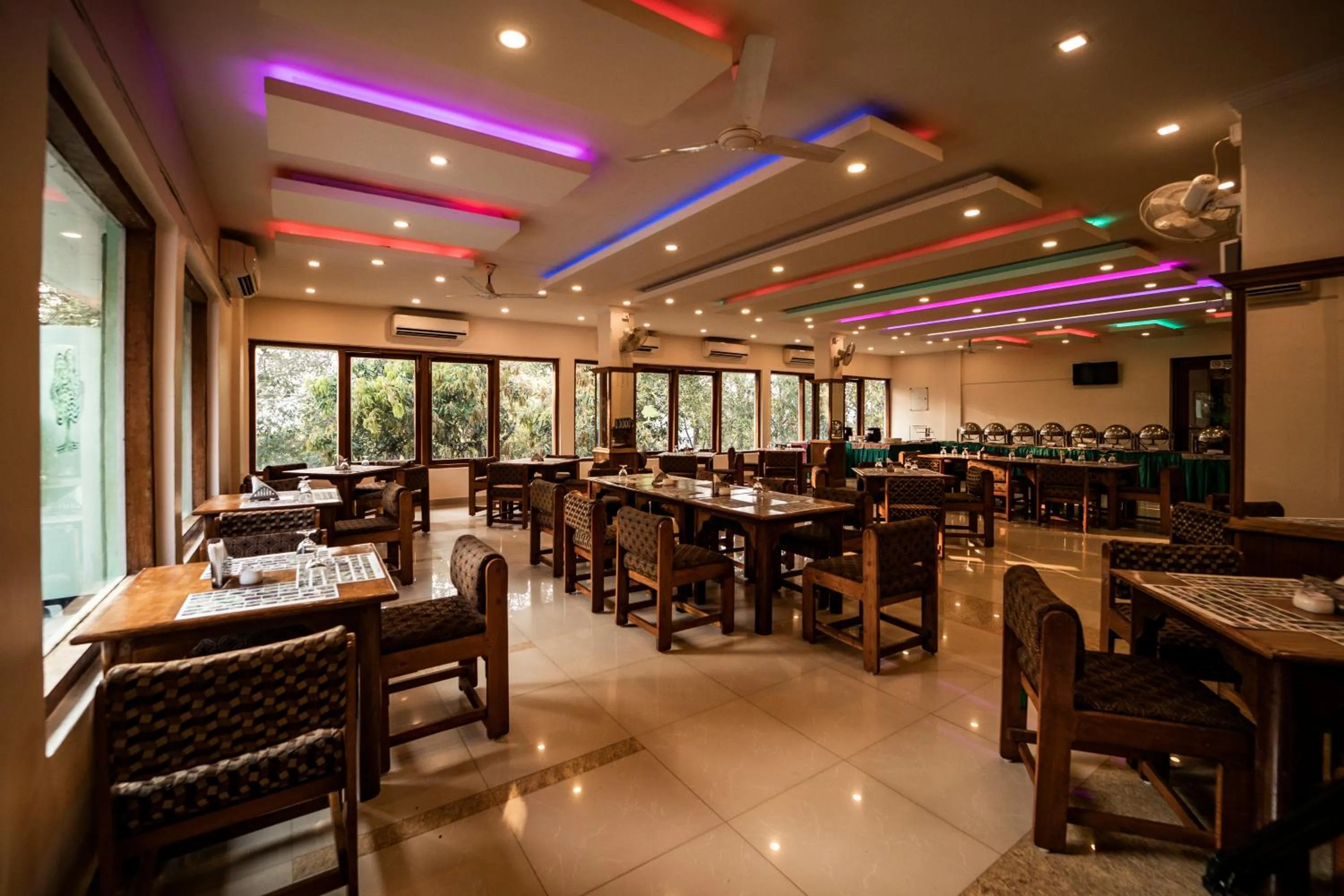 Restaurant/places to eat in KTDC Aranya Nivas