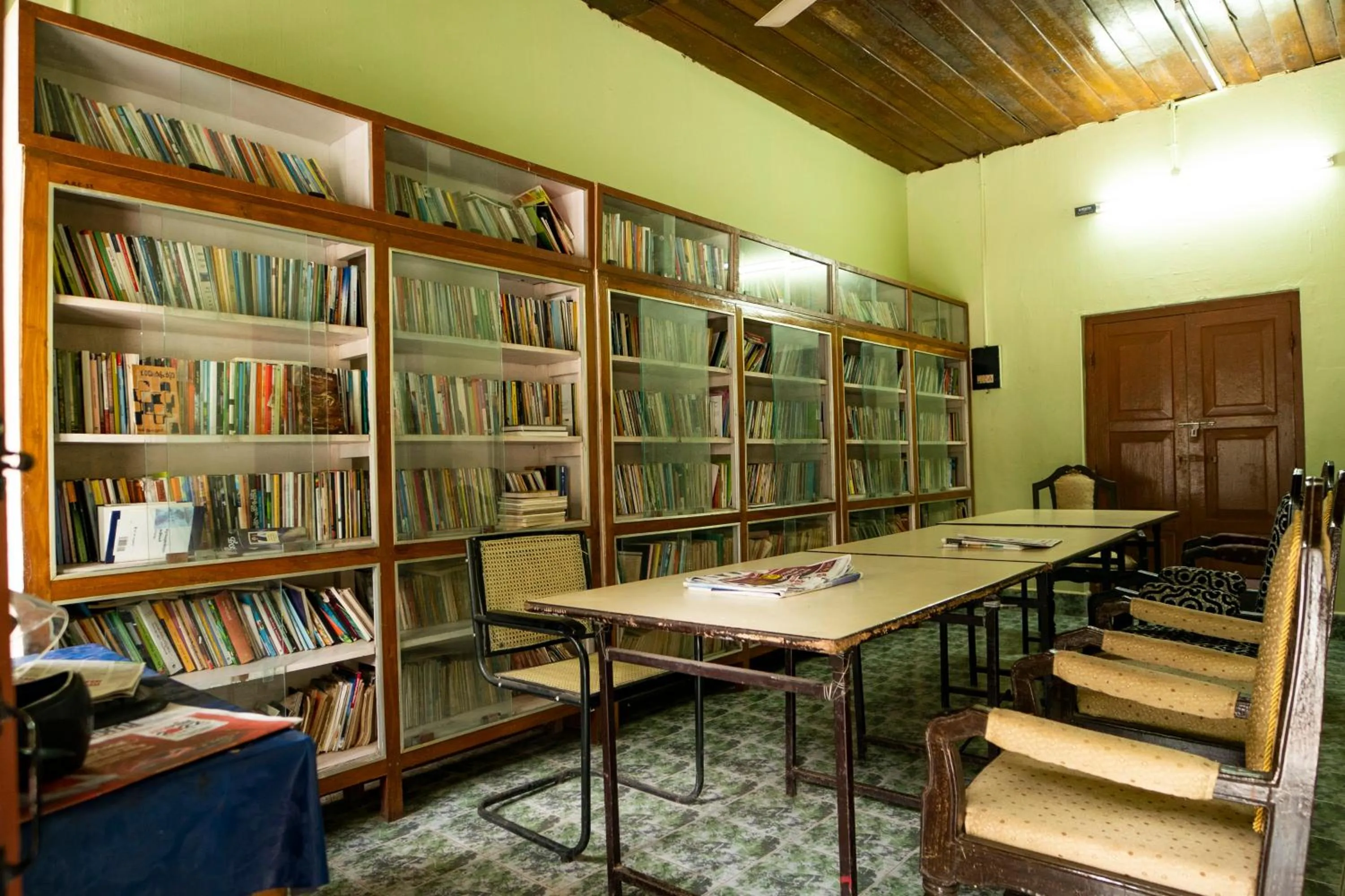 Library in KTDC Aranya Nivas