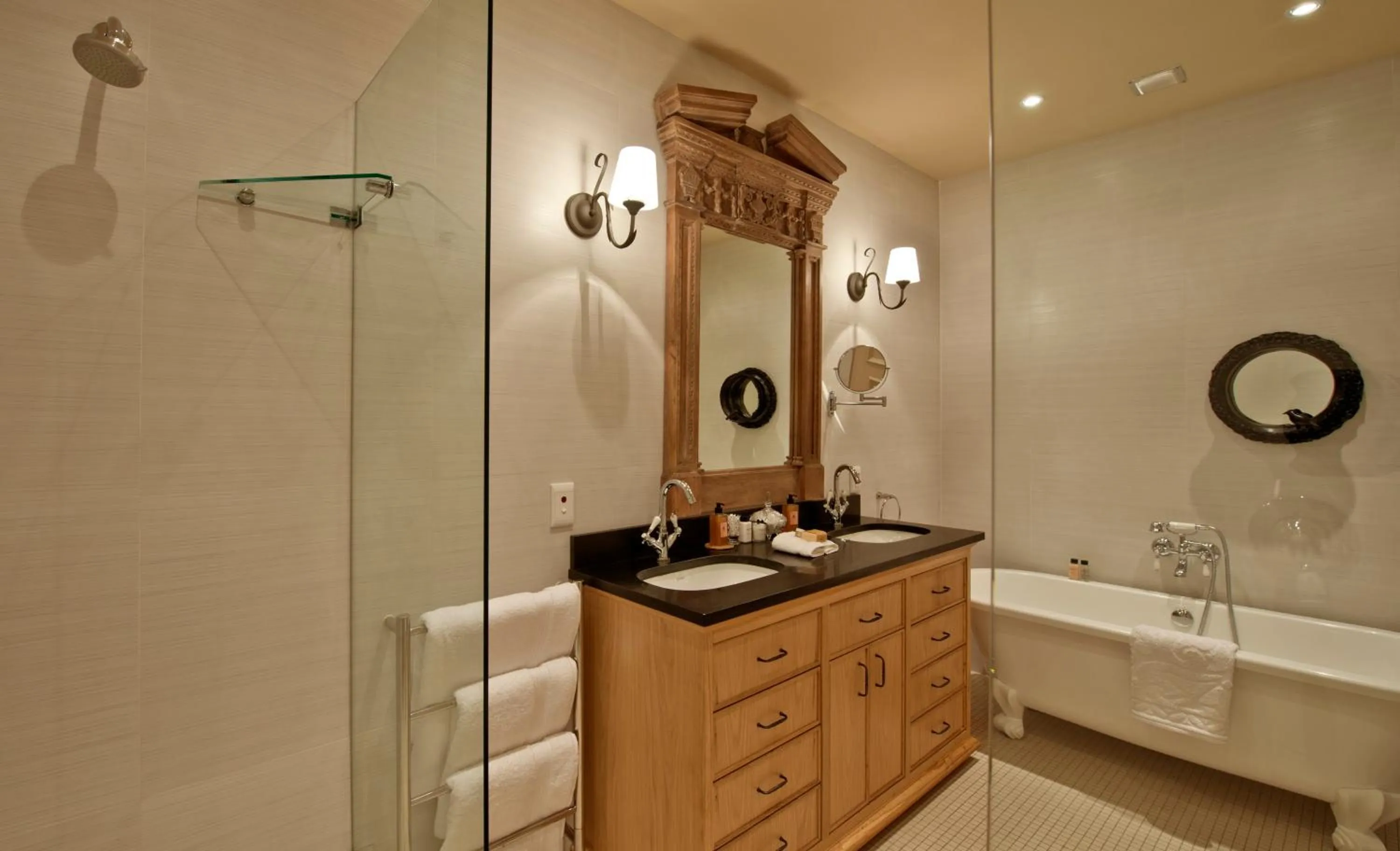 Shower in La Clé Village