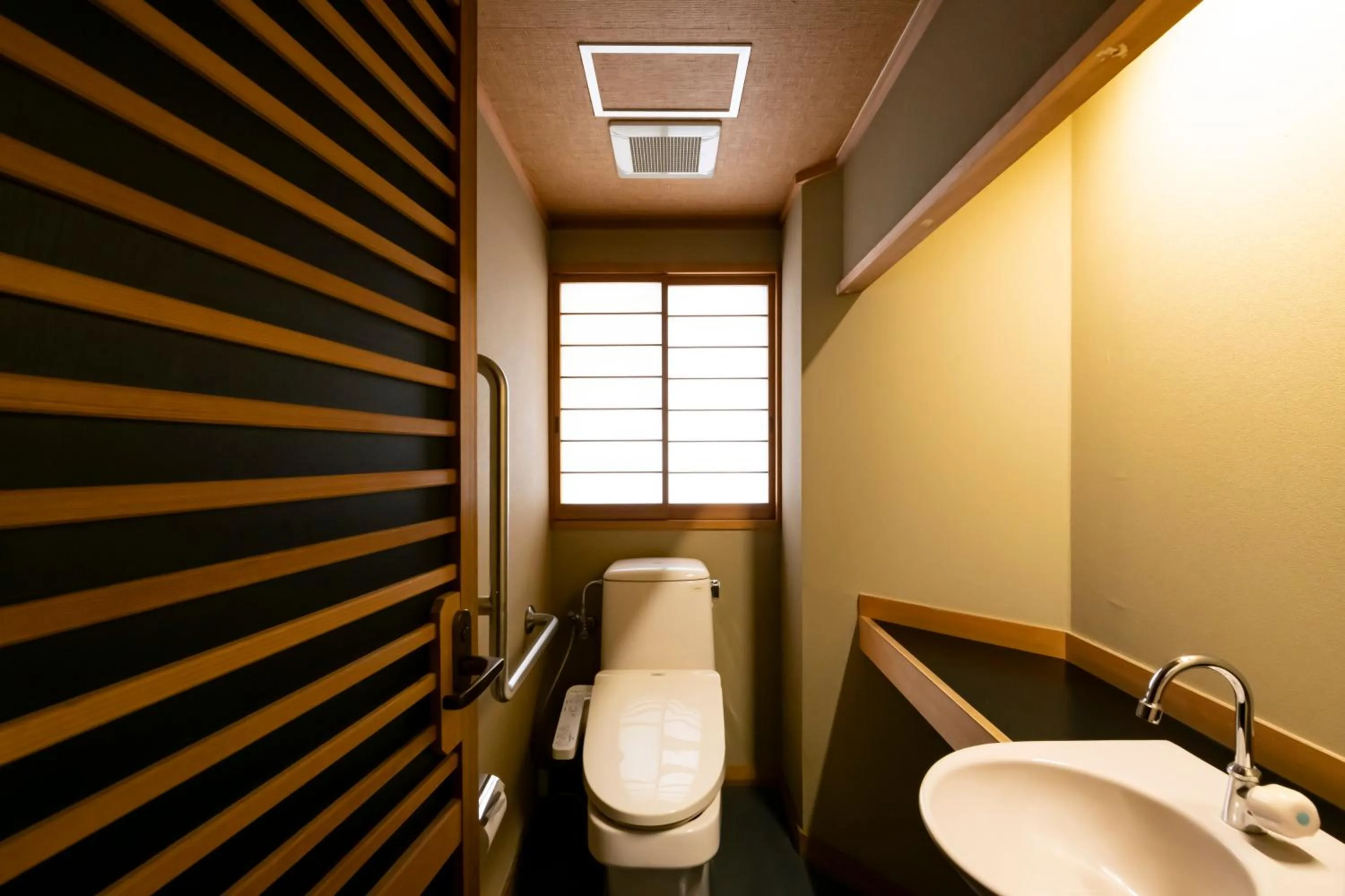 Toilet in Tokiwa Hotel