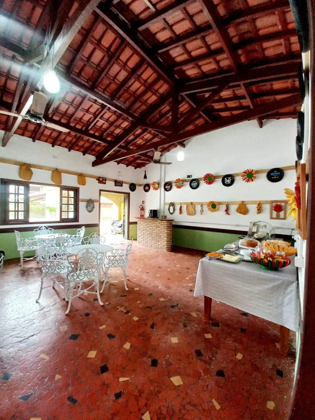 Buffet breakfast in Hotel Bem Te Vi