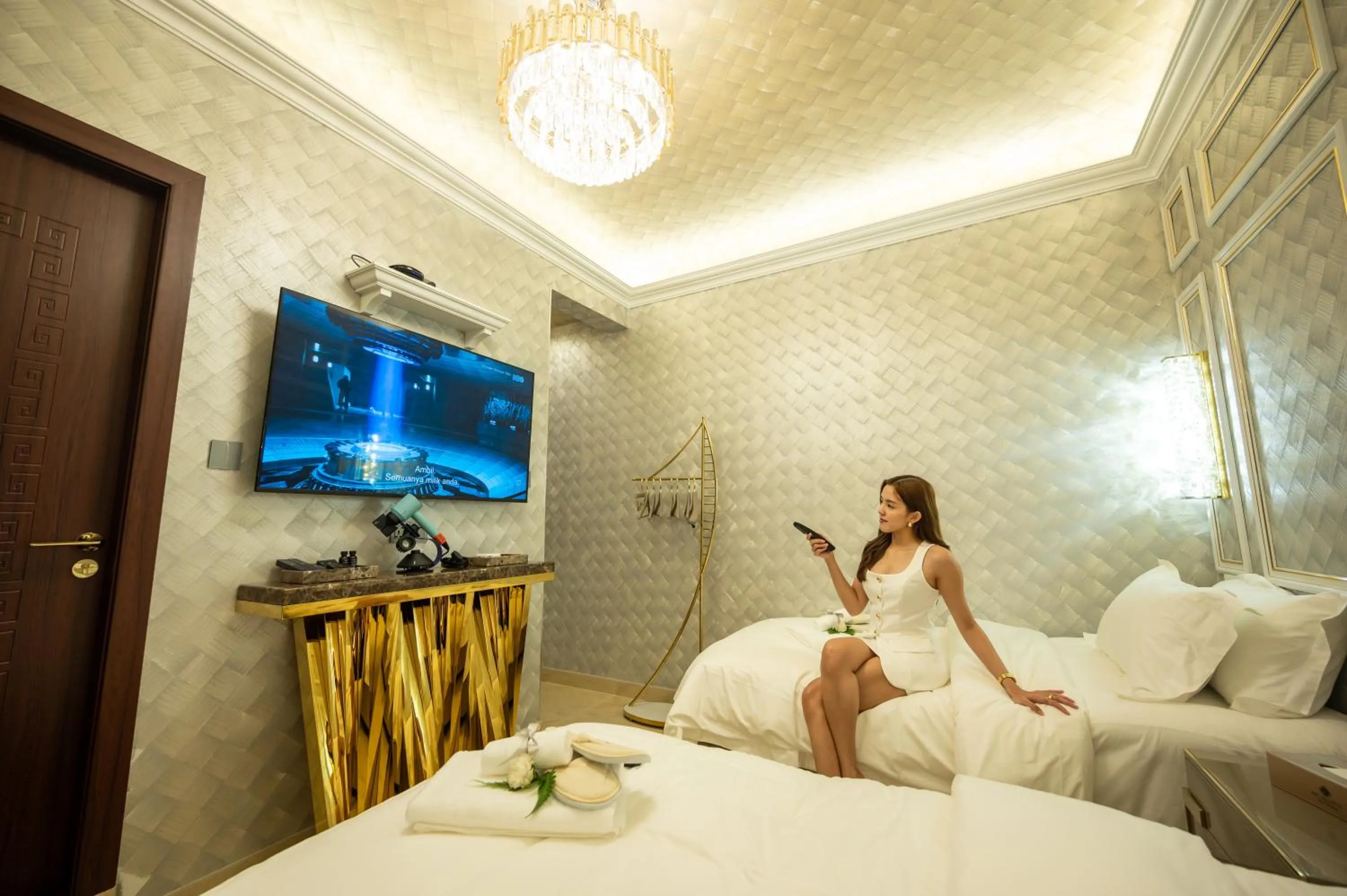 TV and multimedia, Bed in Ritz Residence, Imago Mall Loft B