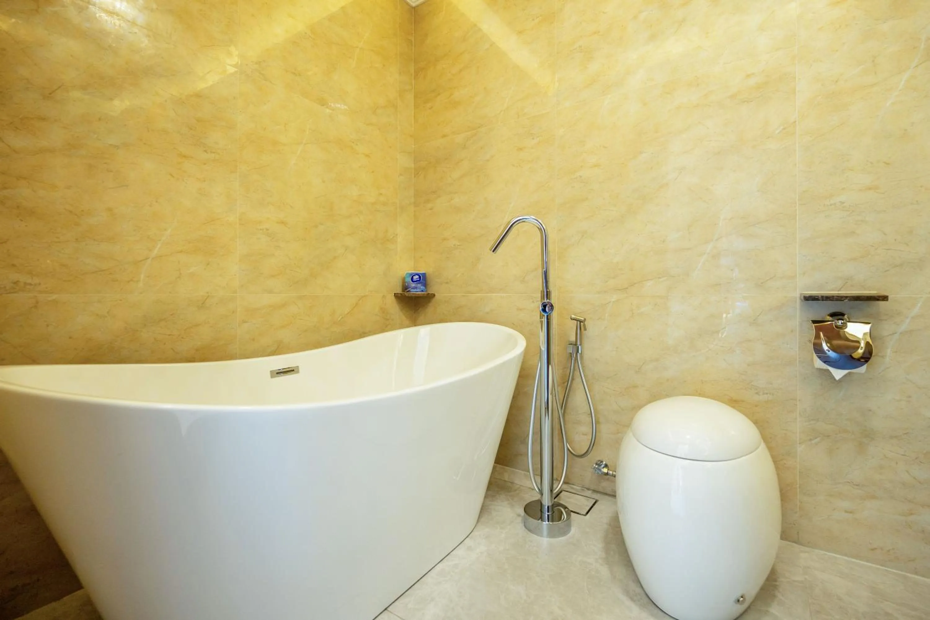 Toilet in Ritz Residence, Imago Mall Loft B