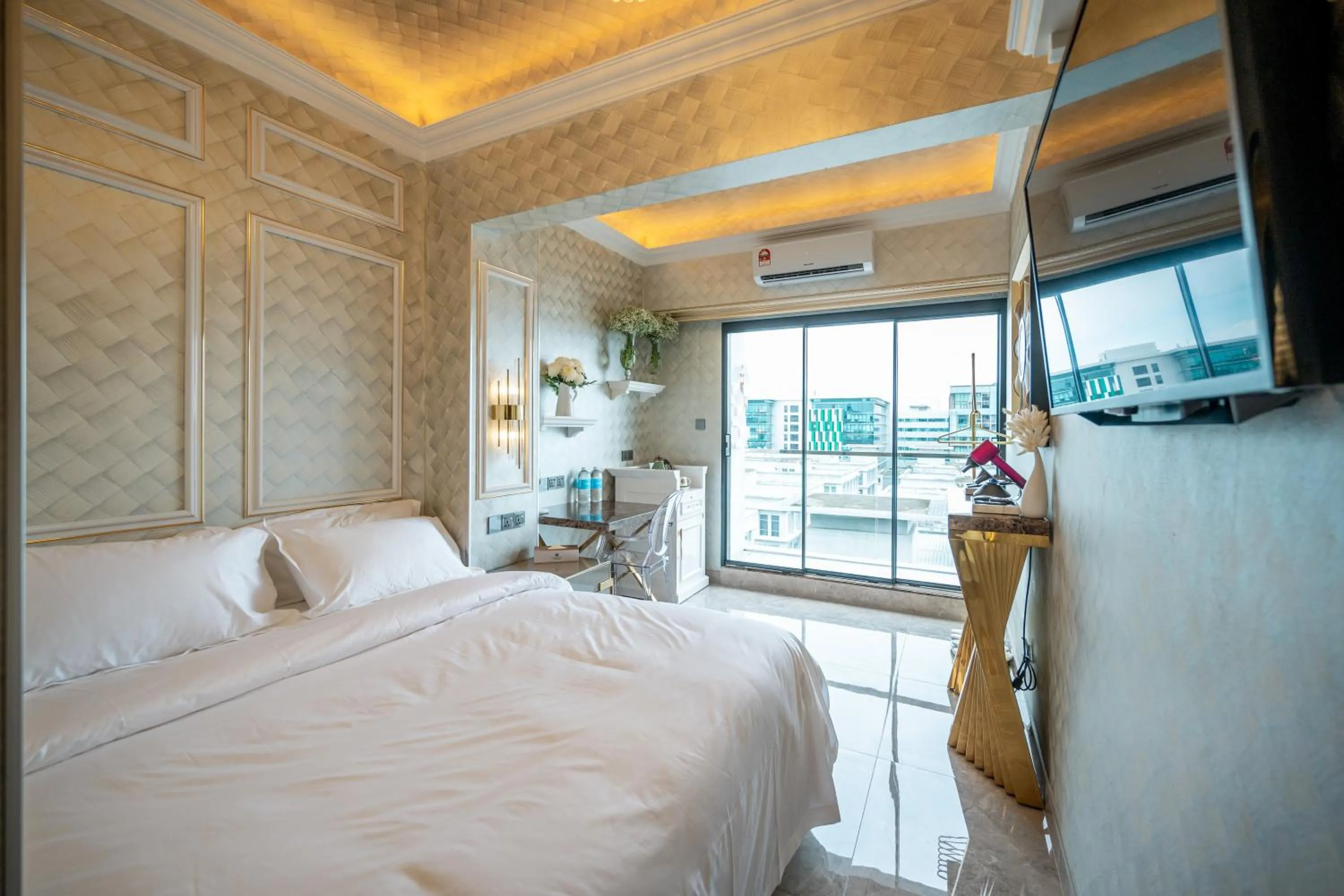 Bed in Ritz Residence, Imago Mall Loft B