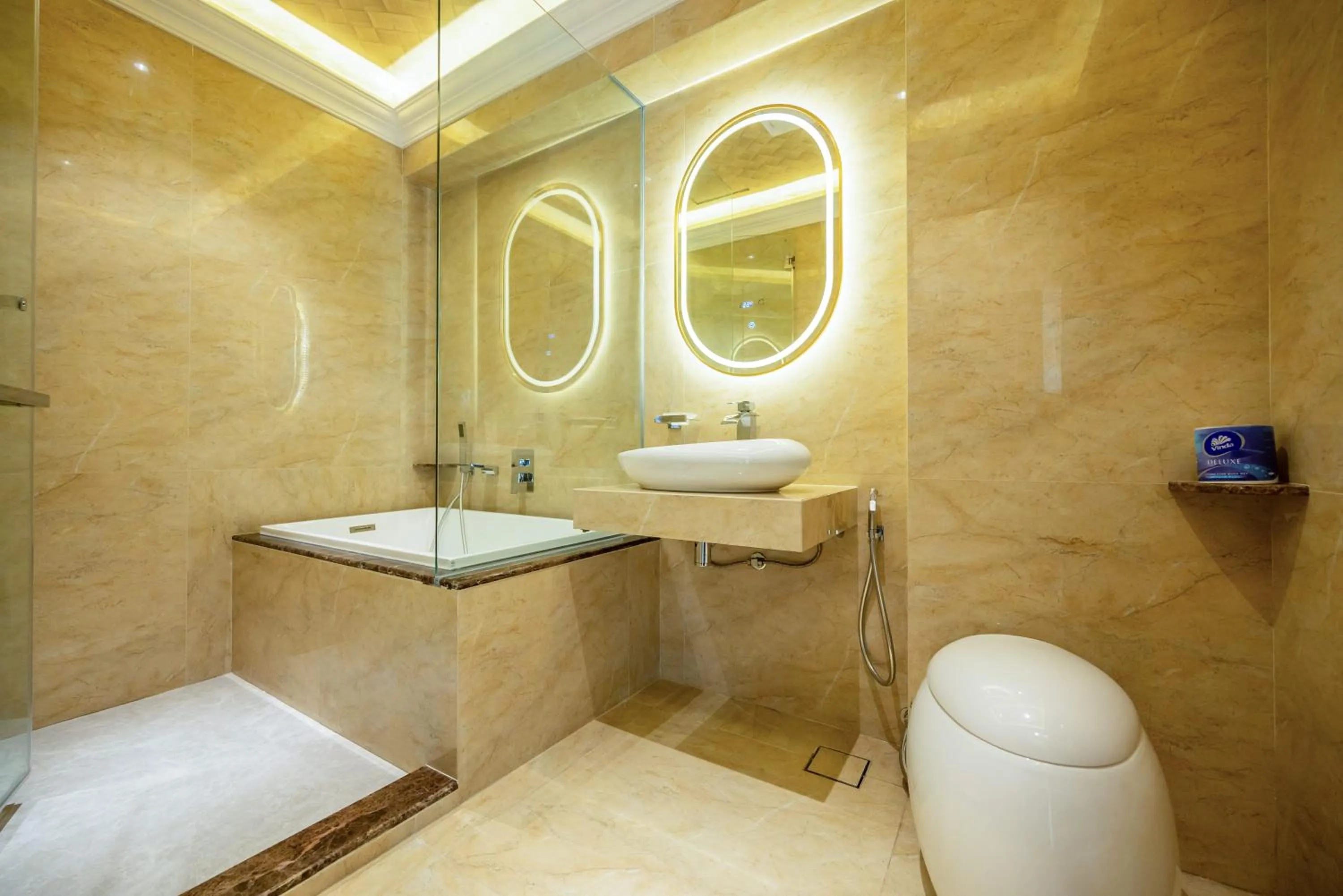 Shower in Ritz Residence, Imago Mall Loft B