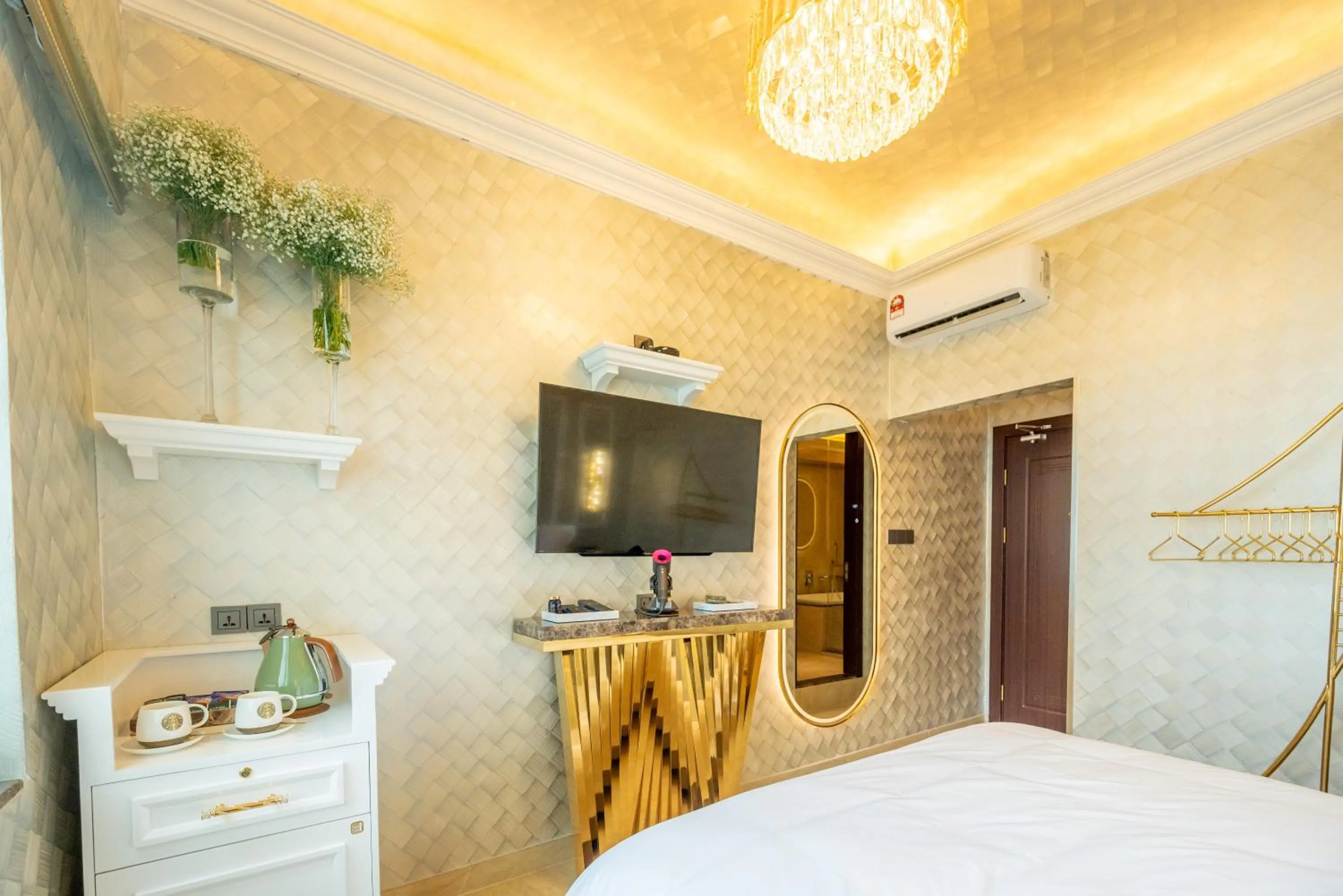 Bed in Ritz Residence, Imago Mall Loft B