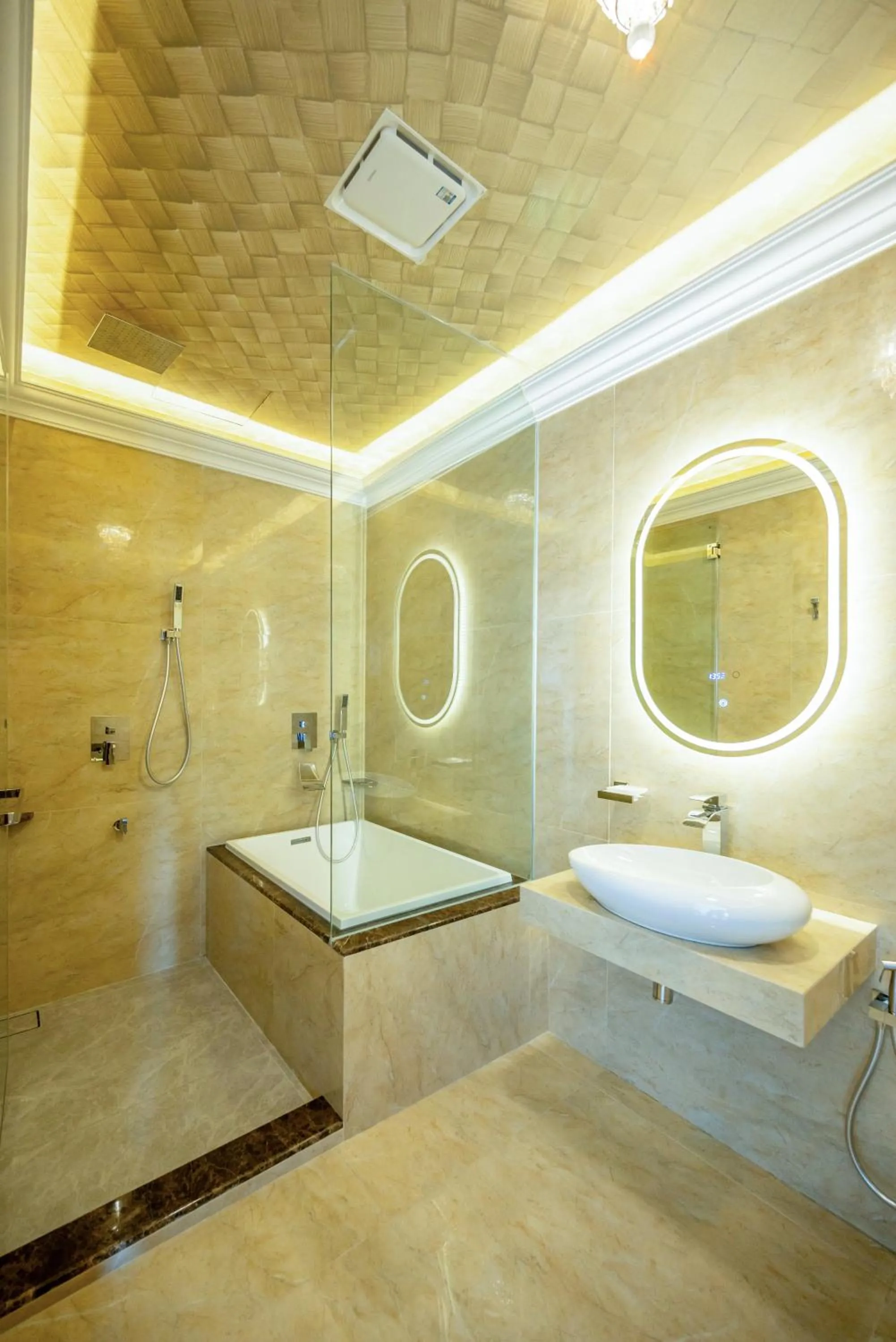 Shower in Ritz Residence, Imago Mall Loft B