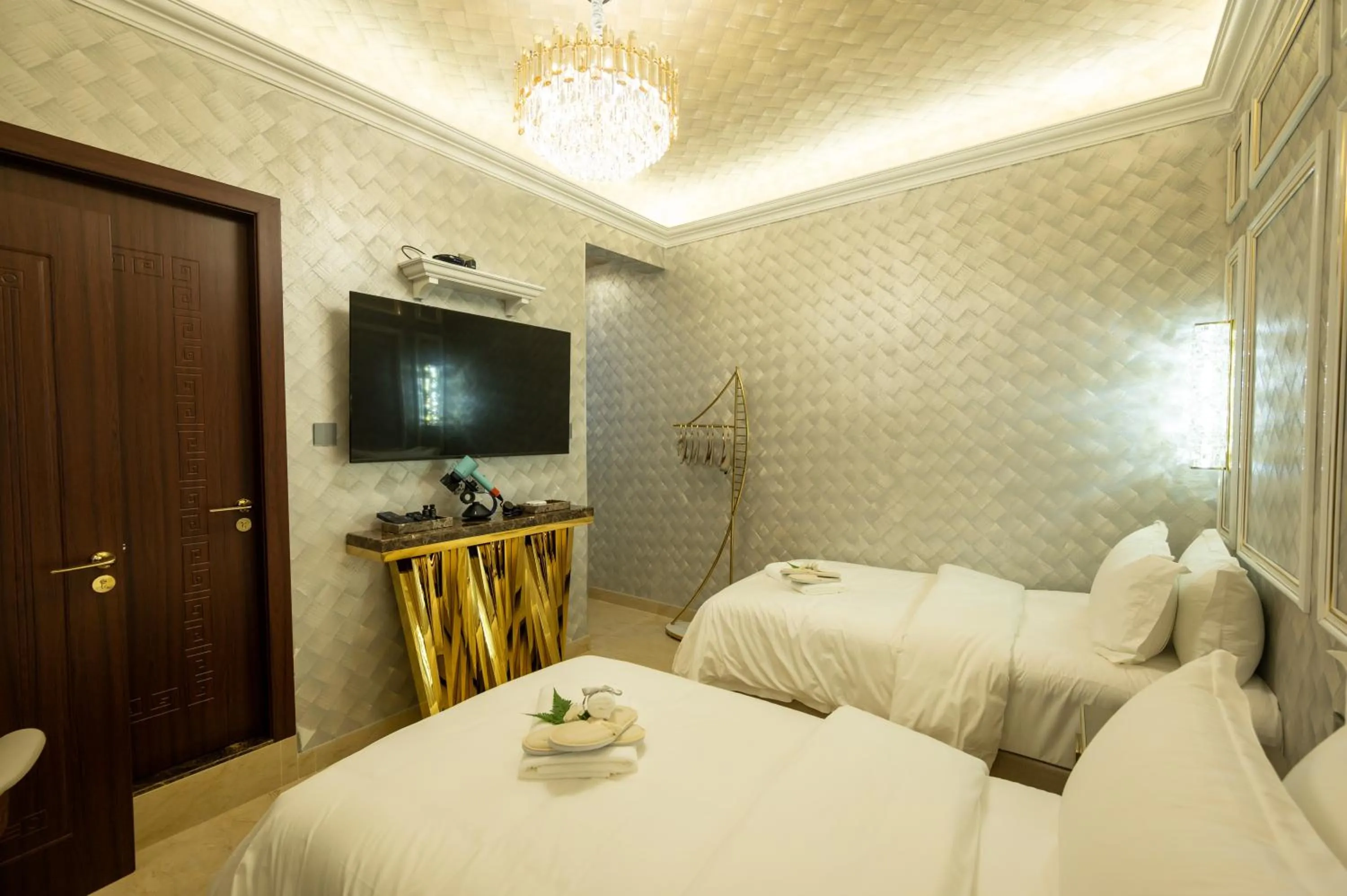 Bedroom, Bed in Ritz Residence, Imago Mall Loft B