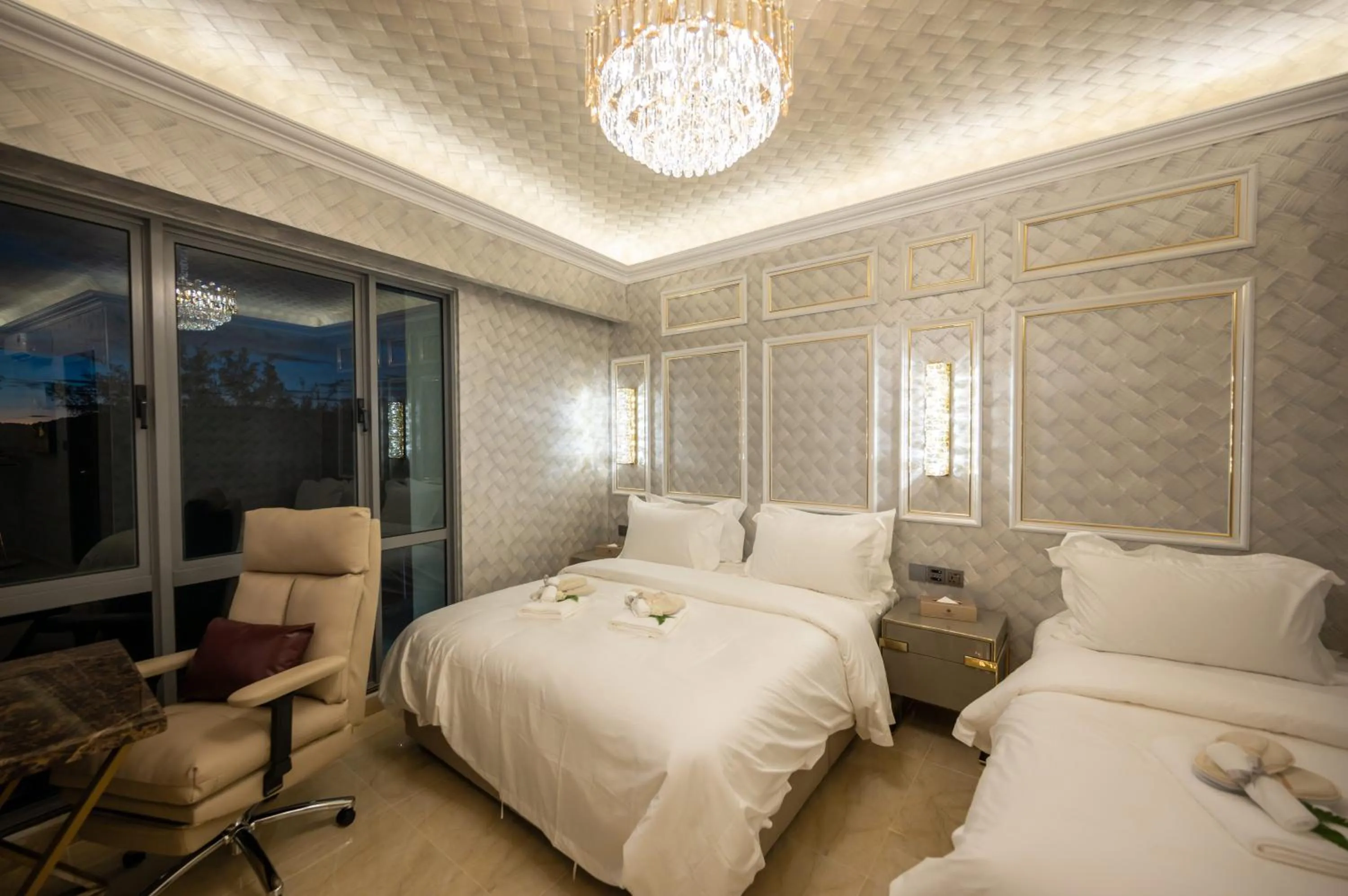 Bedroom, Bed in Ritz Residence, Imago Mall Loft B