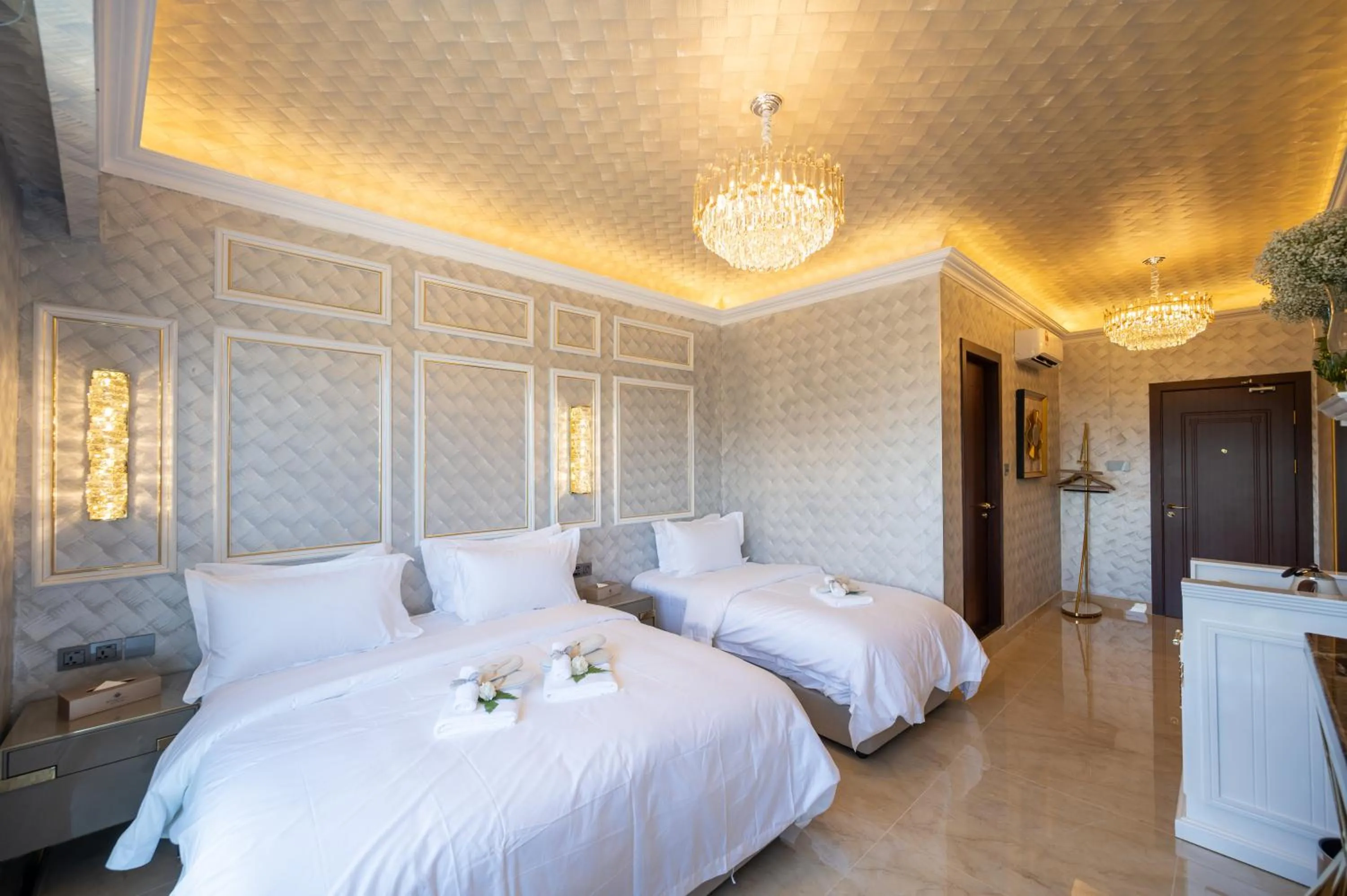 Photo of the whole room, Bed in Ritz Residence, Imago Mall Loft B