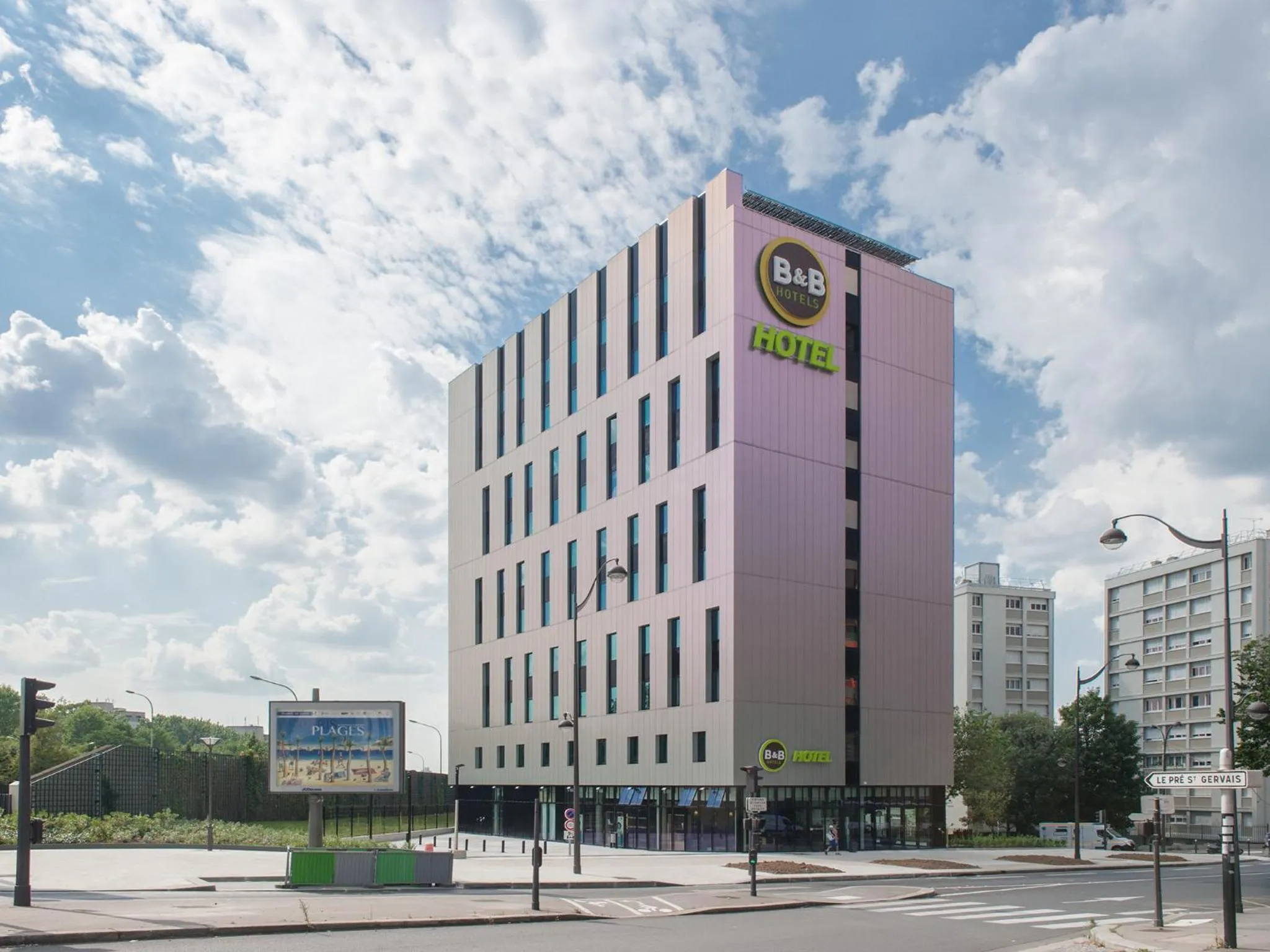 Property building in B&B HOTEL Paris Porte des Lilas