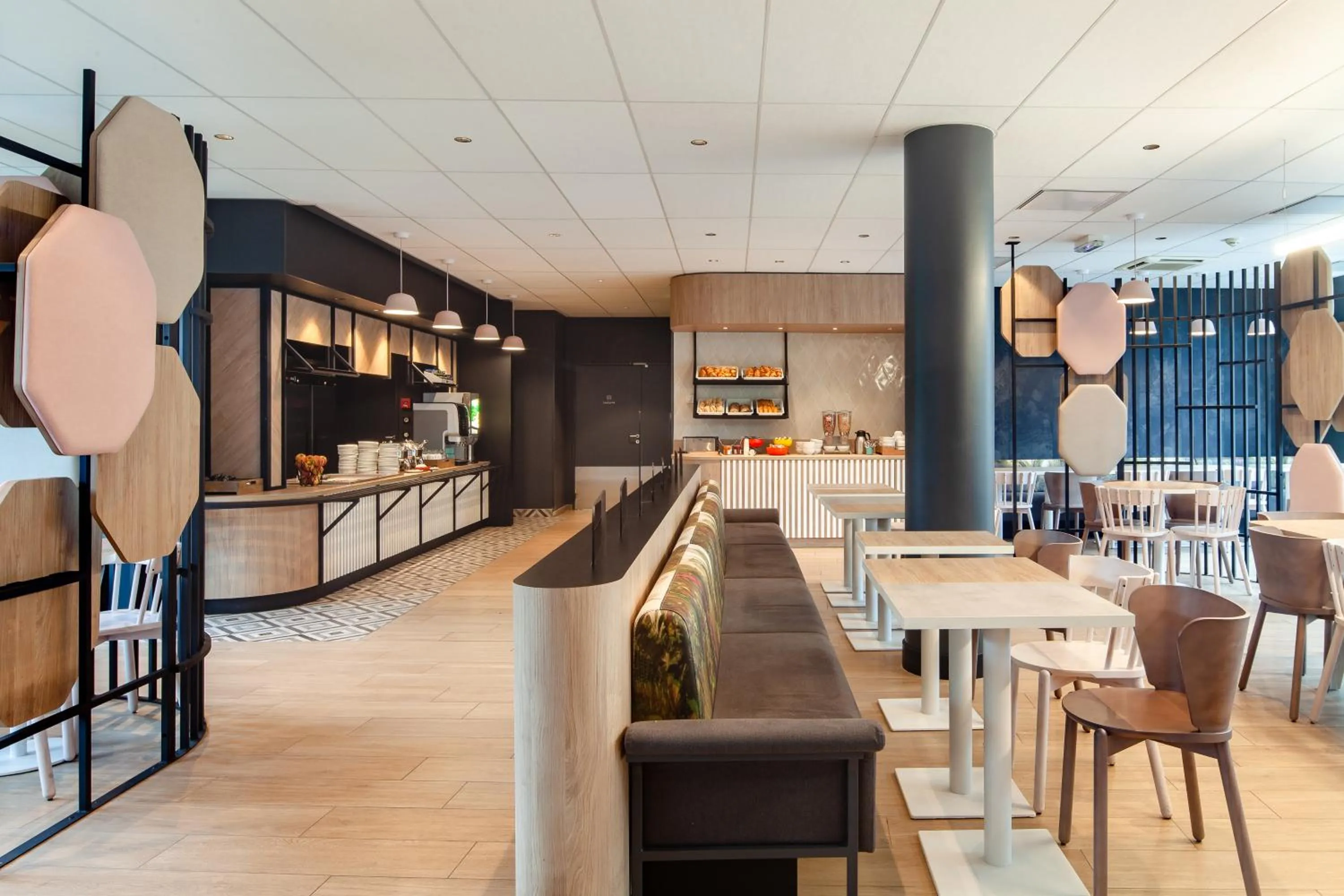 Buffet breakfast in B&B HOTEL Paris Porte des Lilas