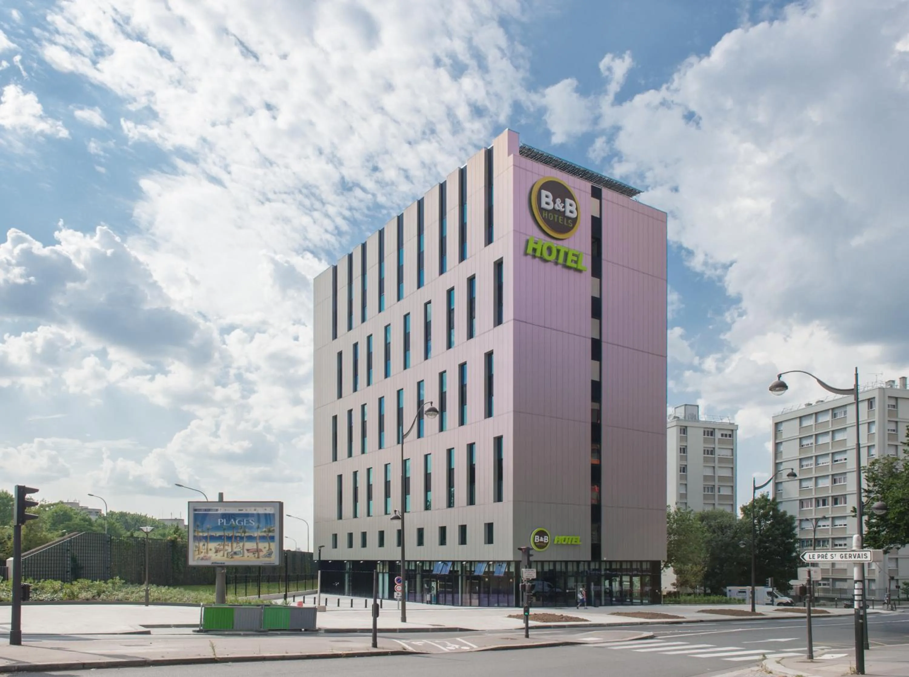 Property building in B&B HOTEL Paris Porte des Lilas