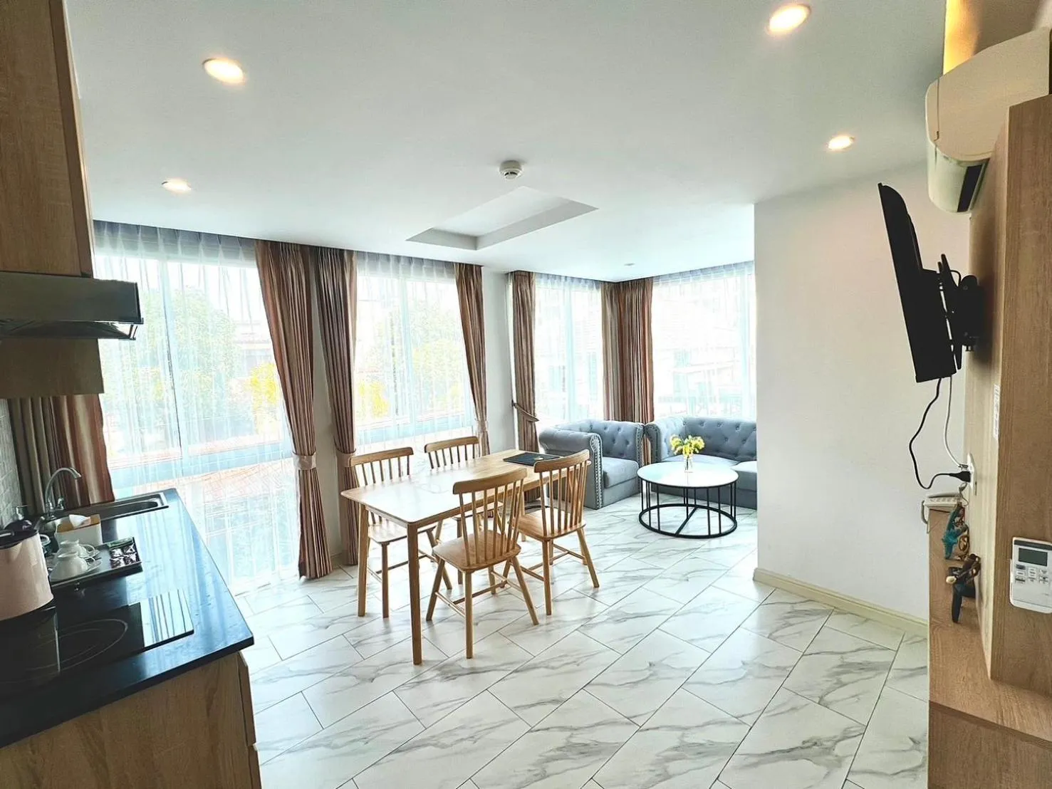 Restaurant/places to eat in D Eco Wellness Center