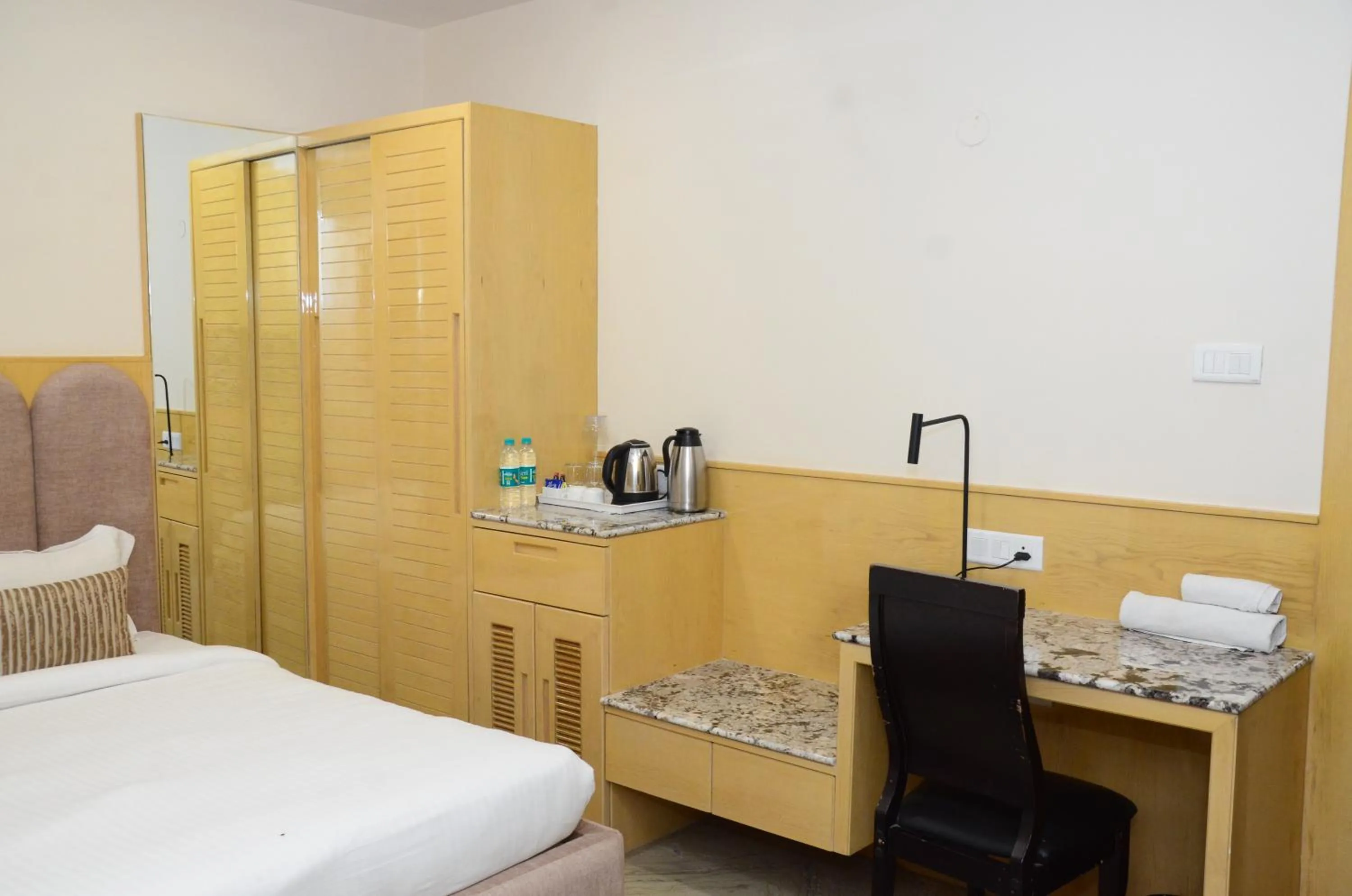 Kitchen or kitchenette, Bed in CRYTSAL RESIDENCY