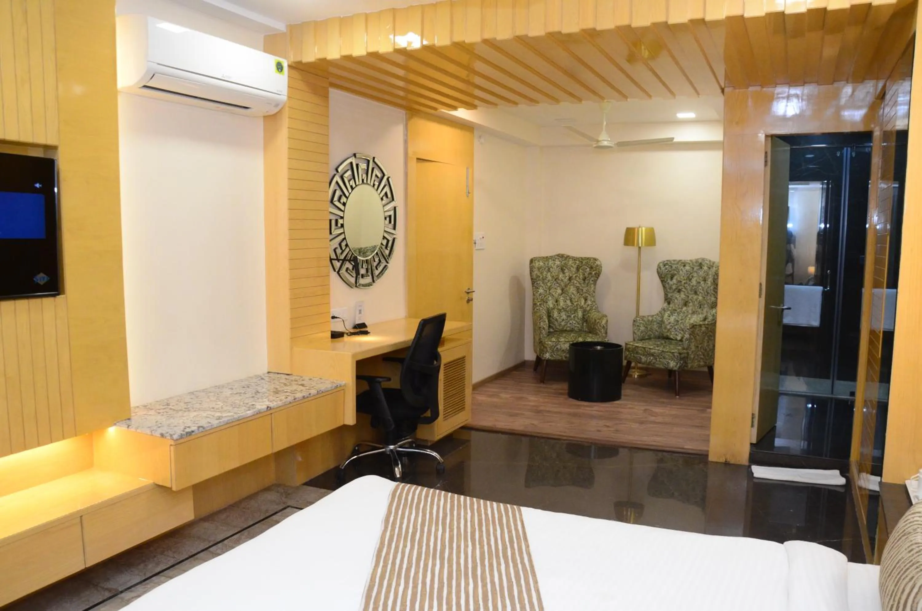 Communal lounge/ TV room, Bed in CRYTSAL RESIDENCY