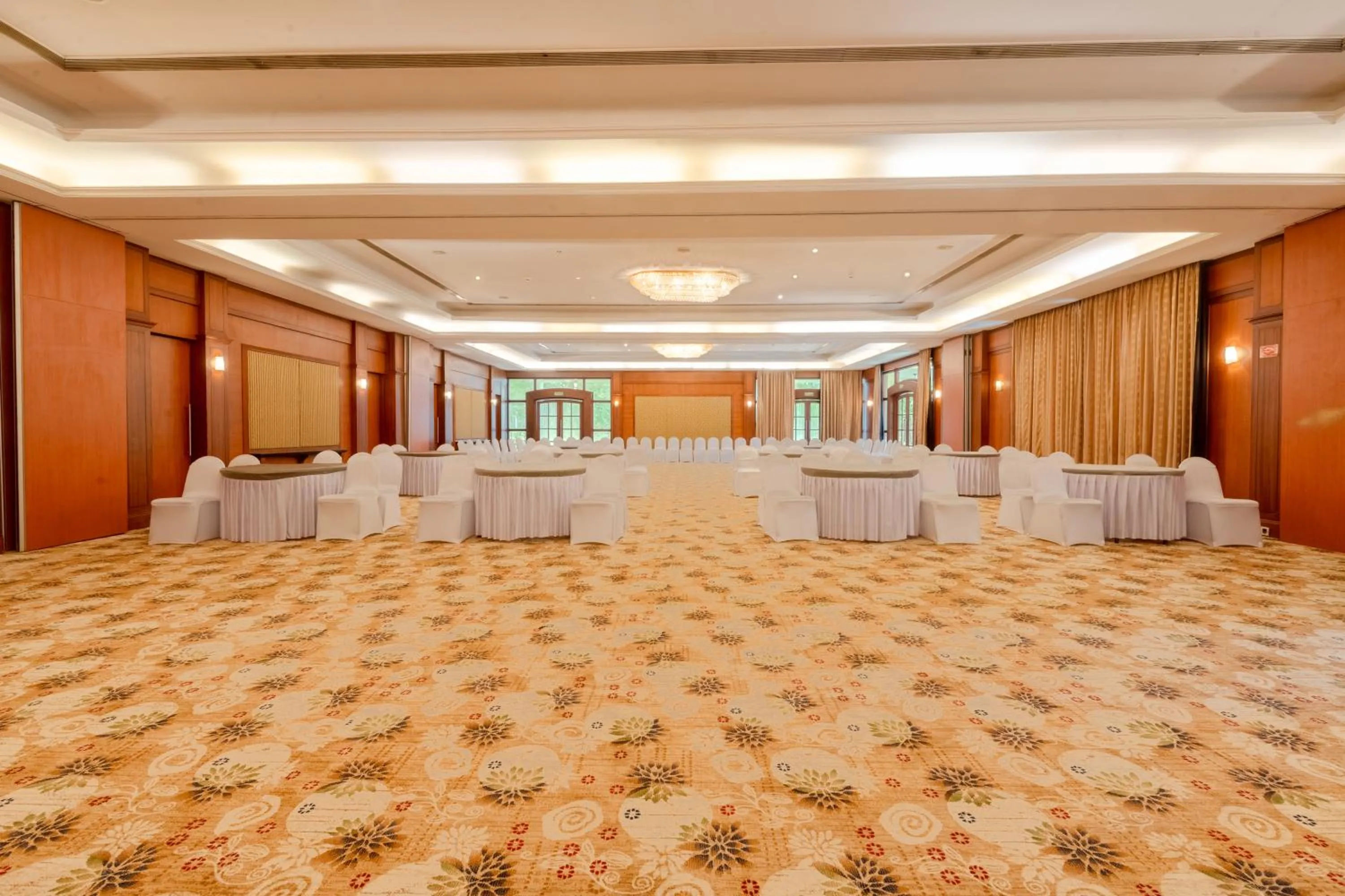 Banquet/Function facilities in Club Mahindra Golden Landmark, Mysuru