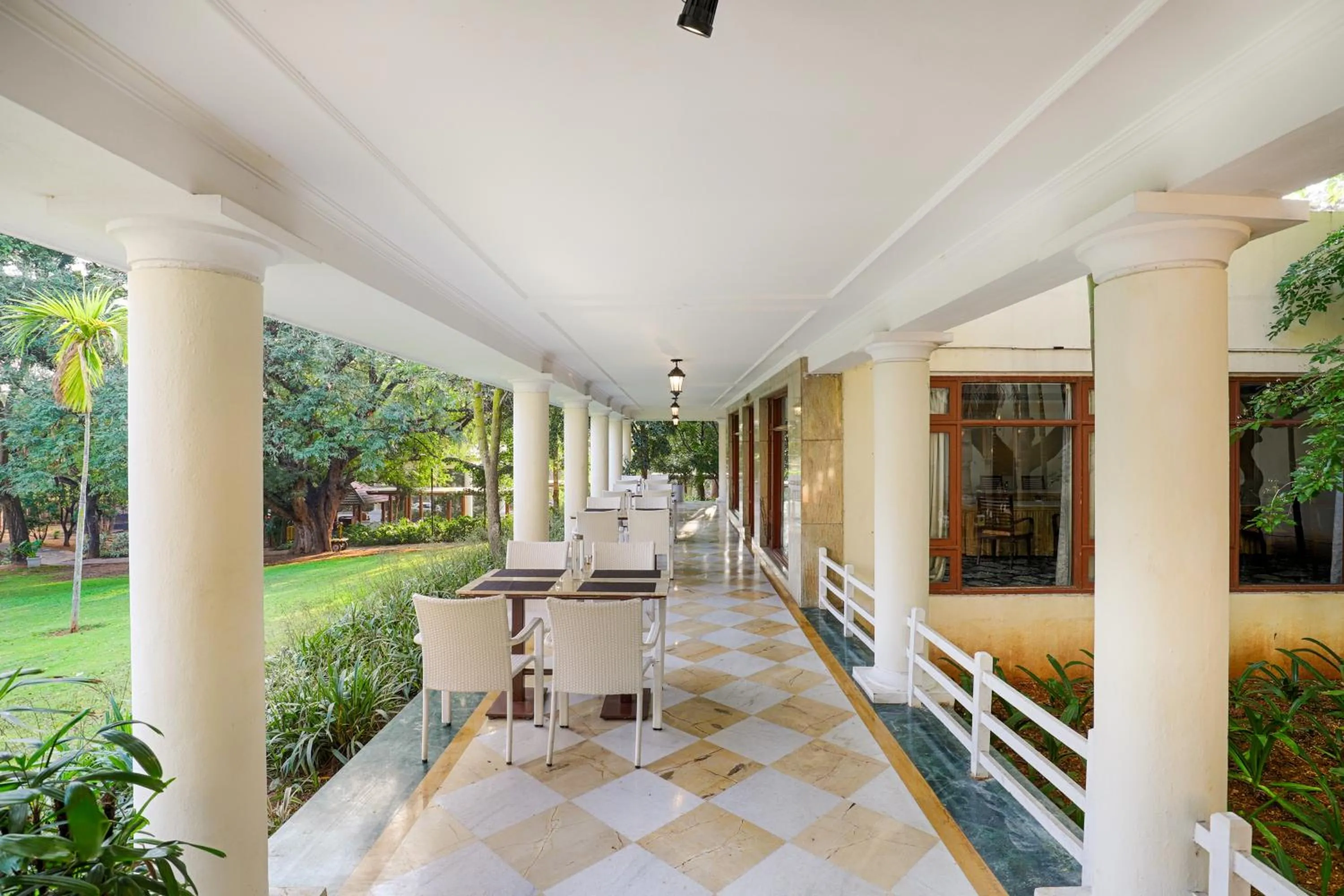 Restaurant/places to eat in Club Mahindra Golden Landmark, Mysuru