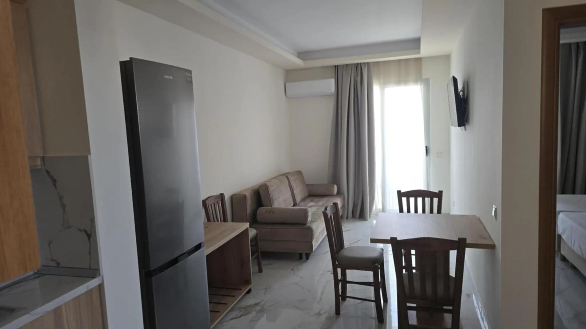 Dolphin Hotel Apartments