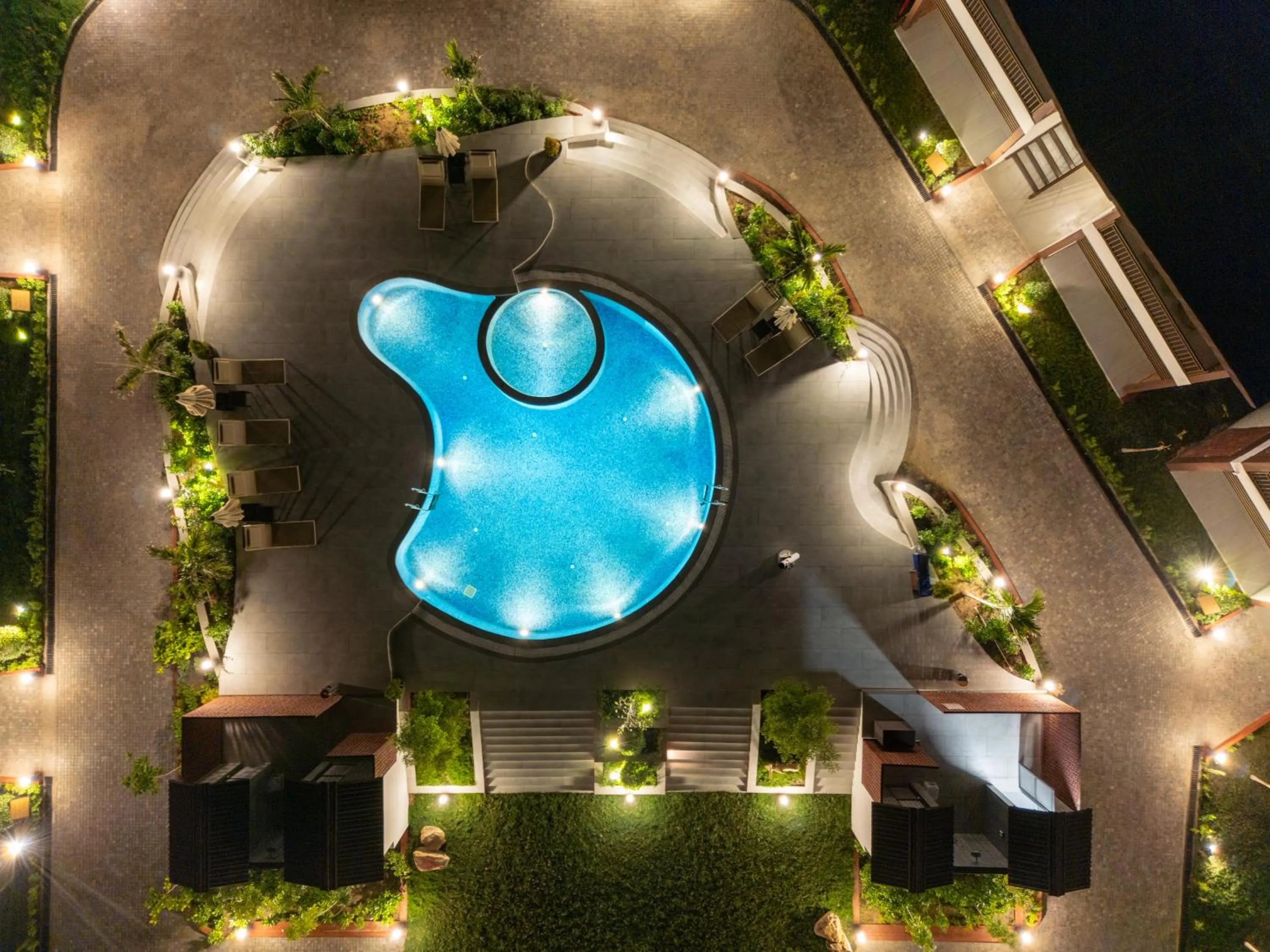 Pool view in Evoke Dholavira