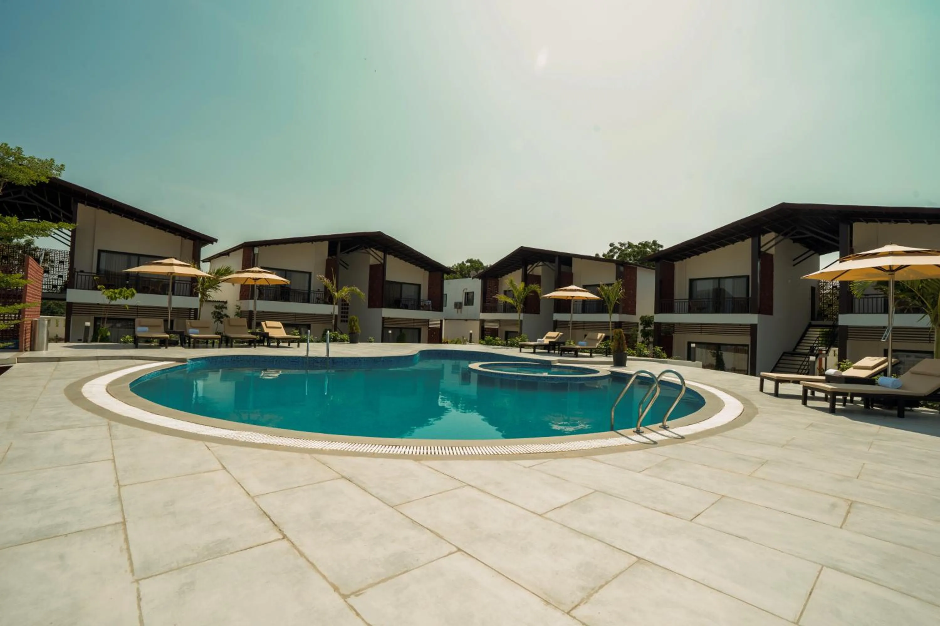 Swimming pool in Evoke Dholavira