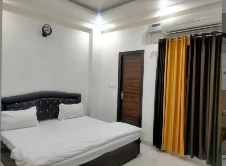 Bed in Krishna Cottage, Vrindavan