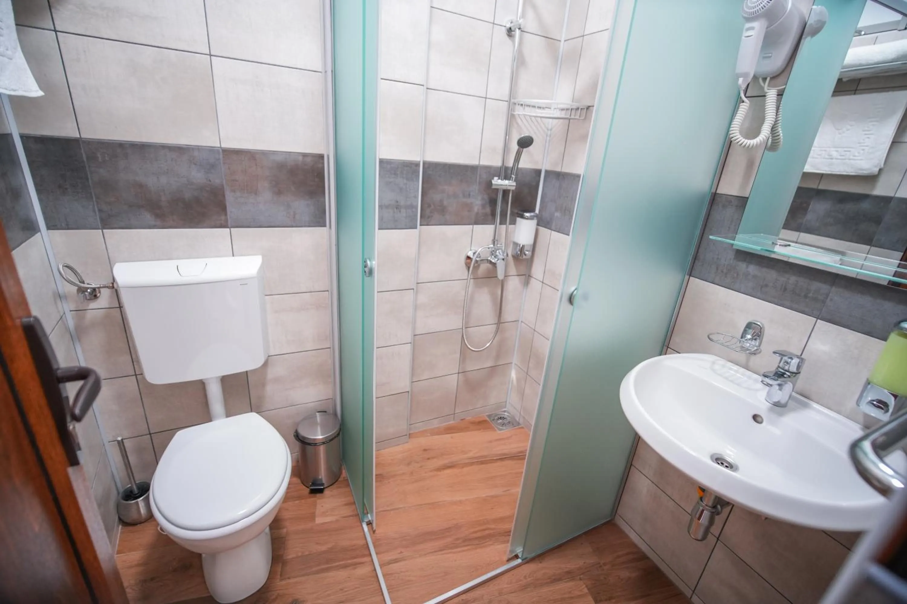 Shower in PRENOCISTE SOLE