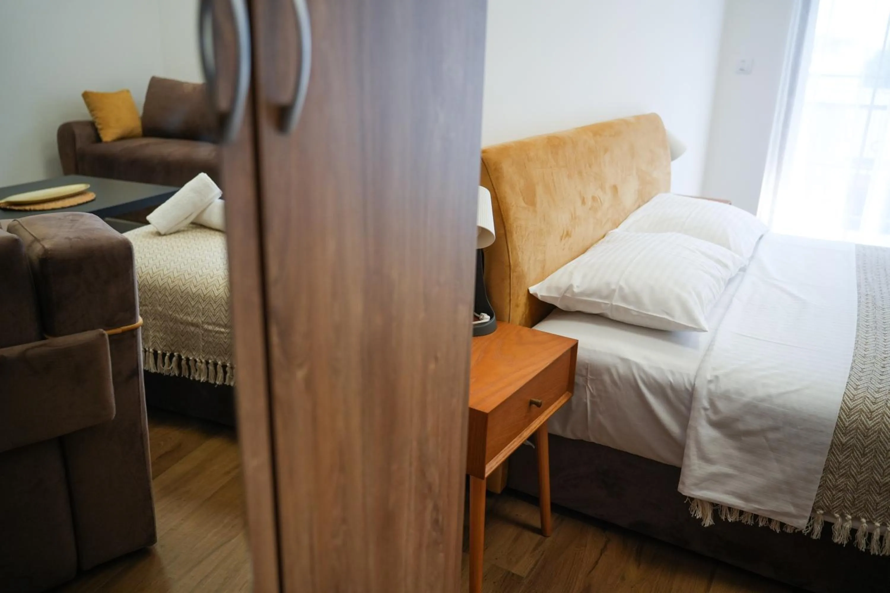 wardrobe, Bed in PRENOCISTE SOLE