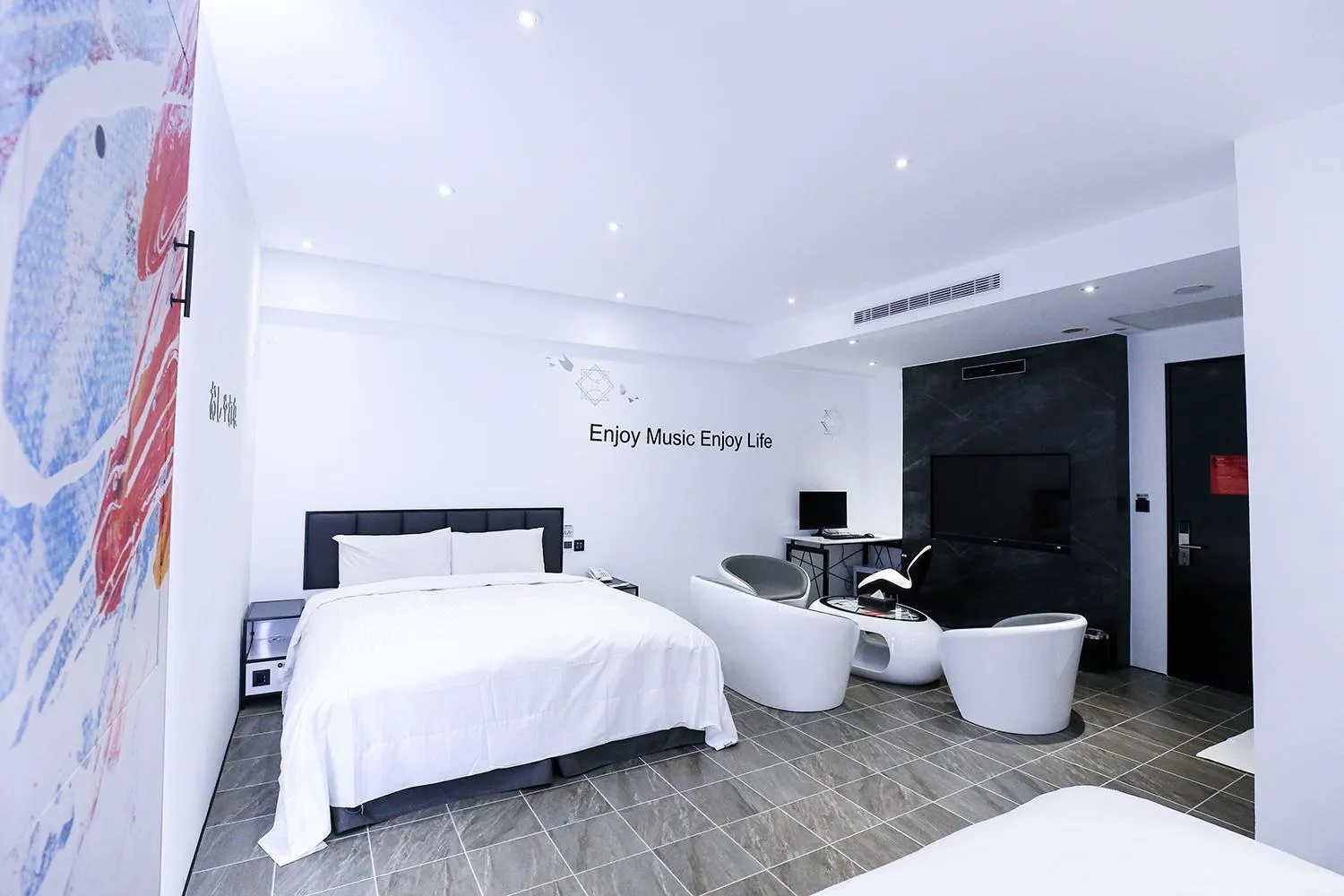 Photo of the whole room, Bed in IF漫旅館 IF Motel