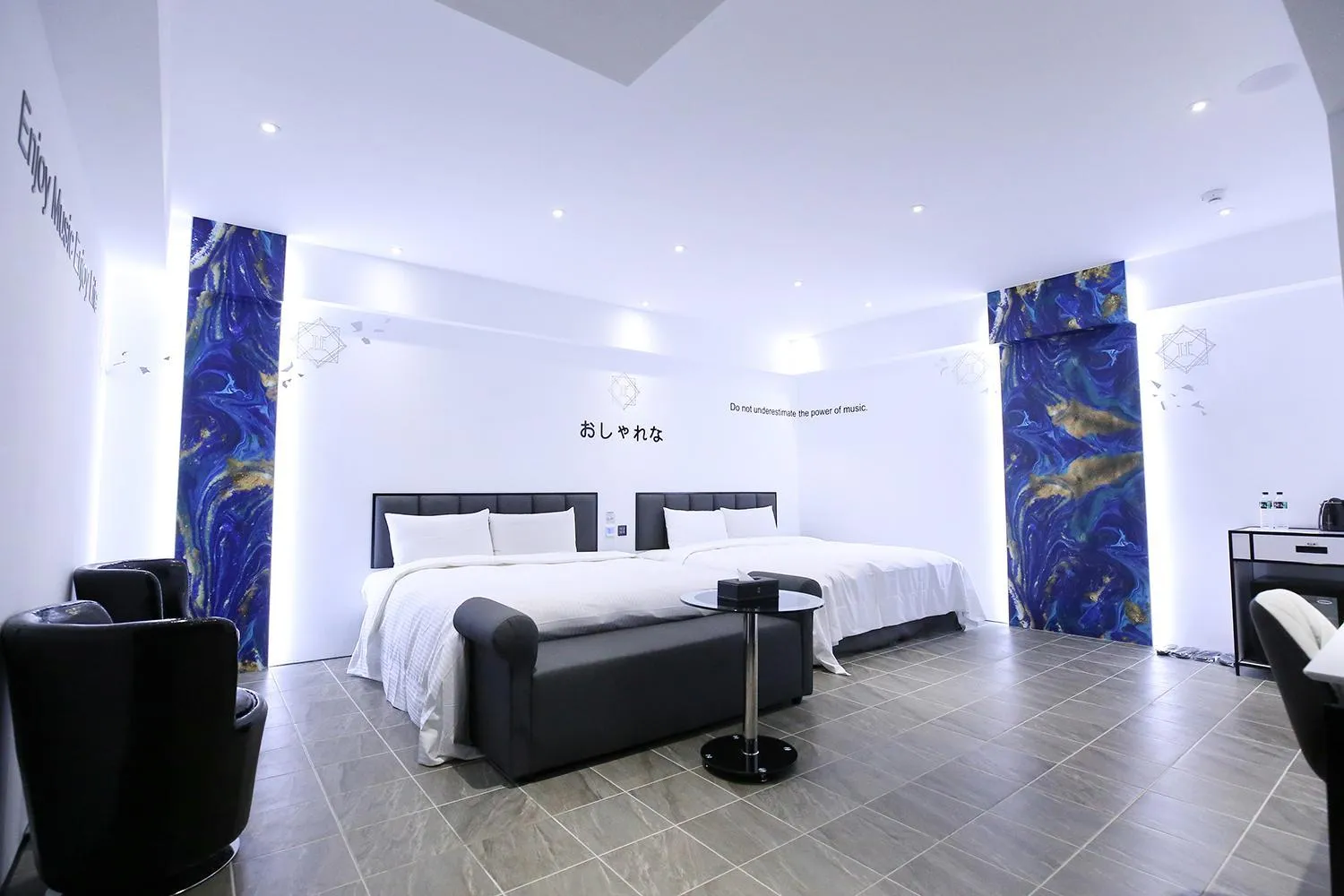 Photo of the whole room, Bed in IF漫旅館 IF Motel