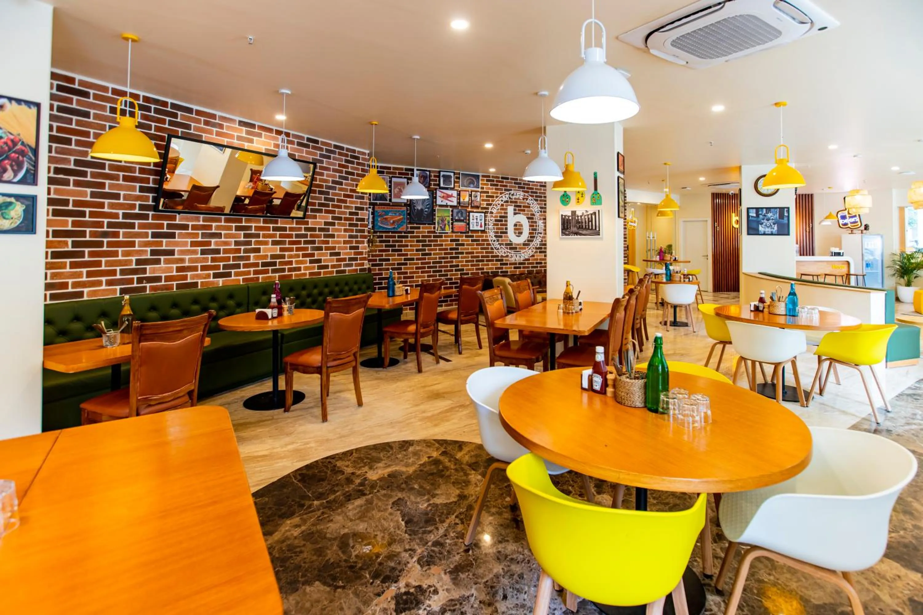 Restaurant/places to eat in Bloom Hub l Guindy