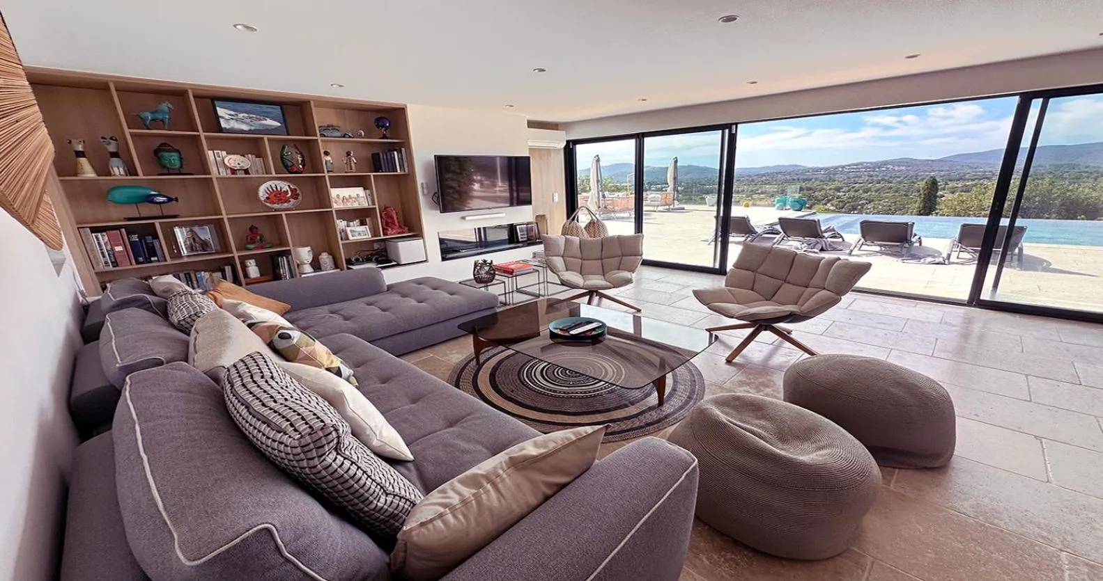 Luxury house, St tropez 20mns! Stunning view, serene & private