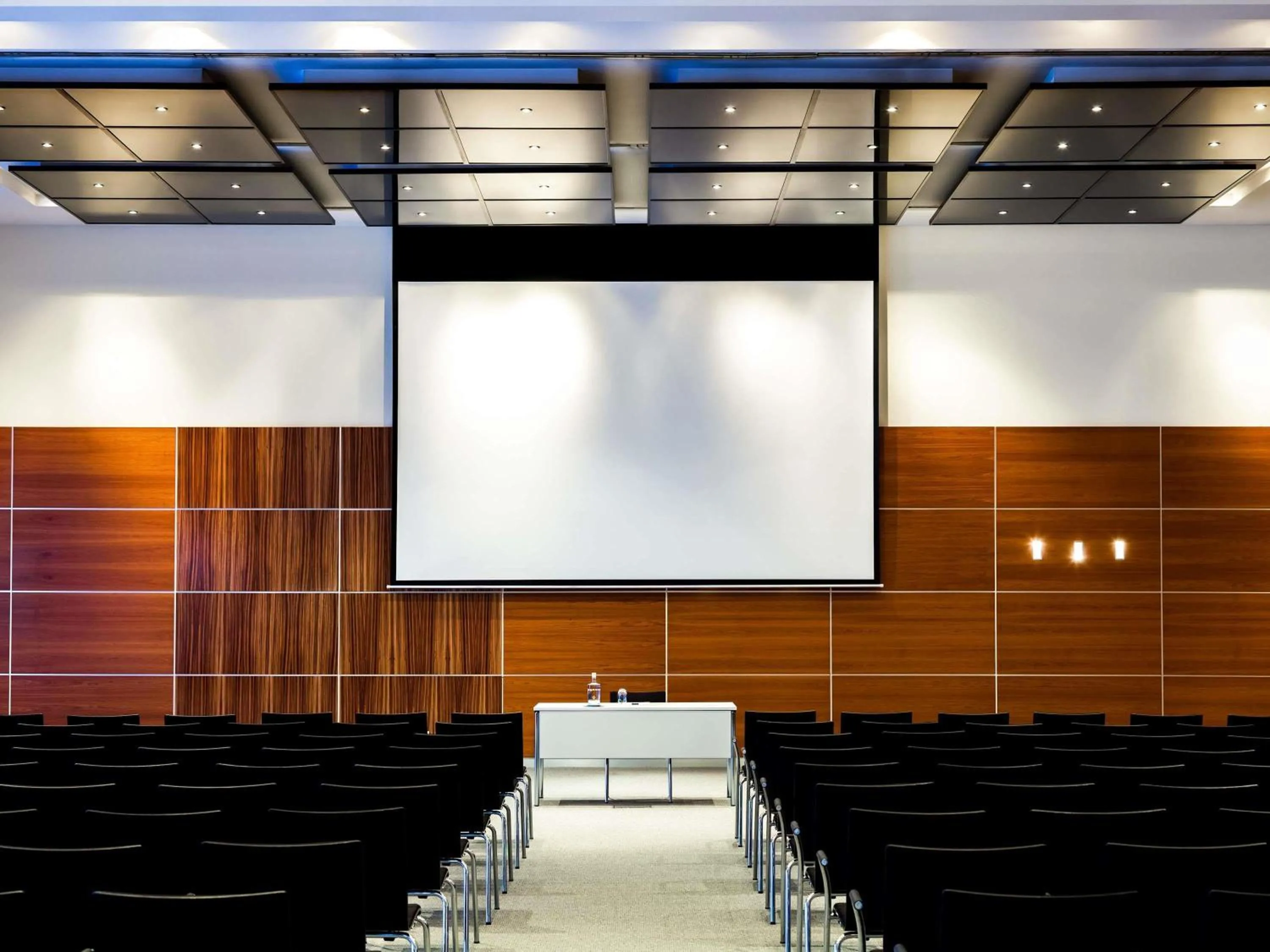 Meeting/conference room in Pullman Eindhoven Cocagne