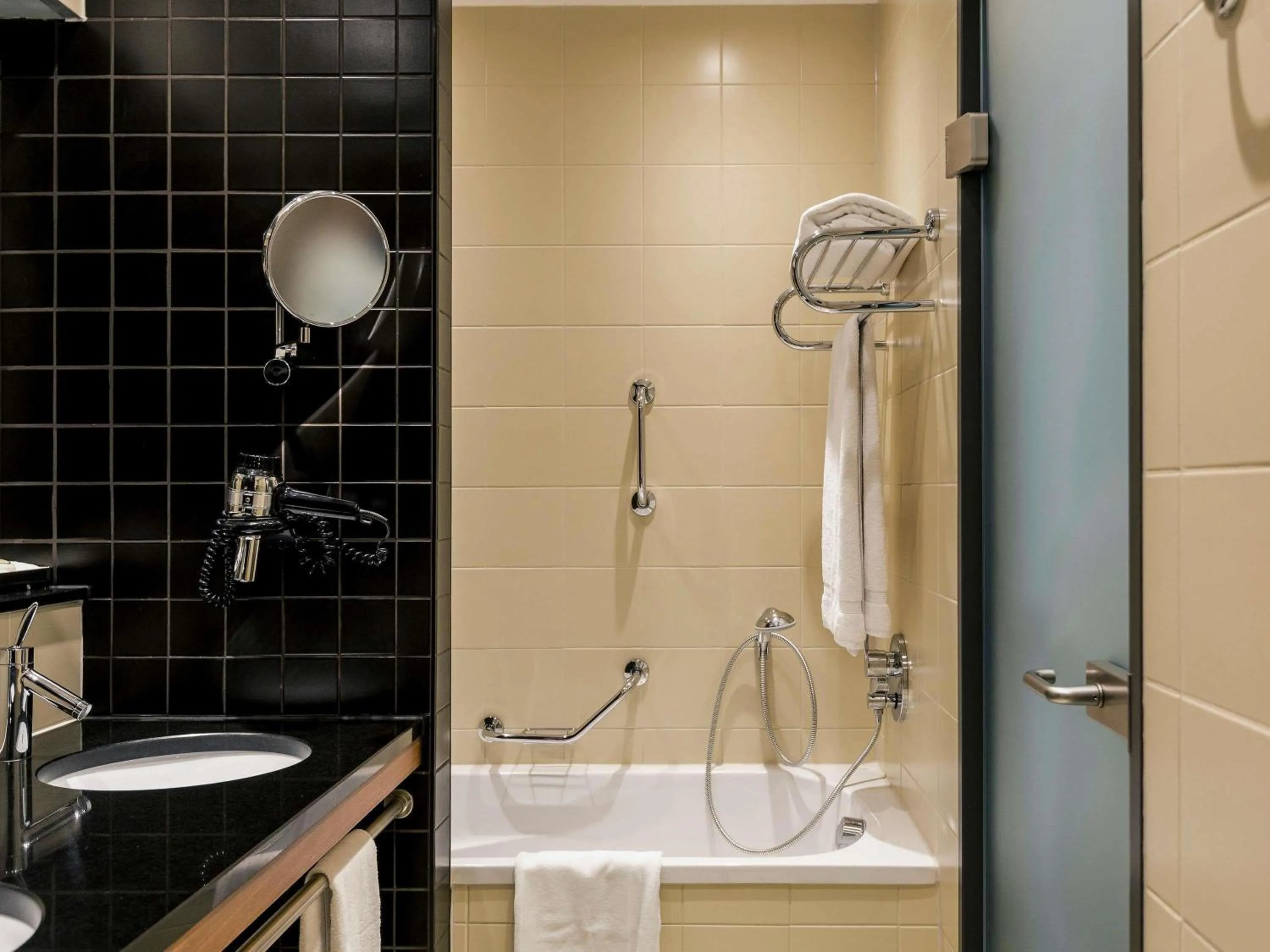 Bedroom in Pullman Eindhoven Cocagne