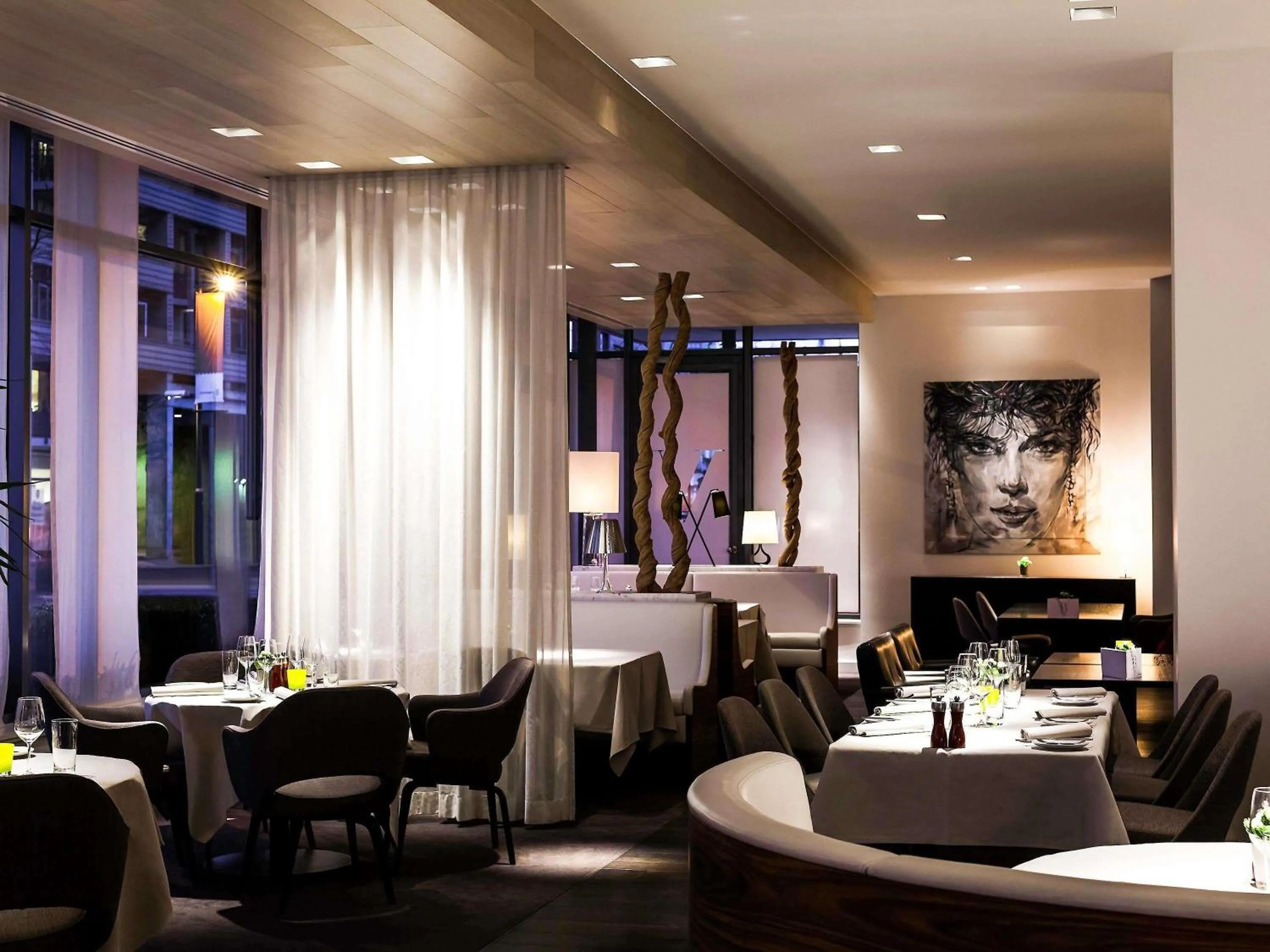 Restaurant/places to eat in Pullman Eindhoven Cocagne