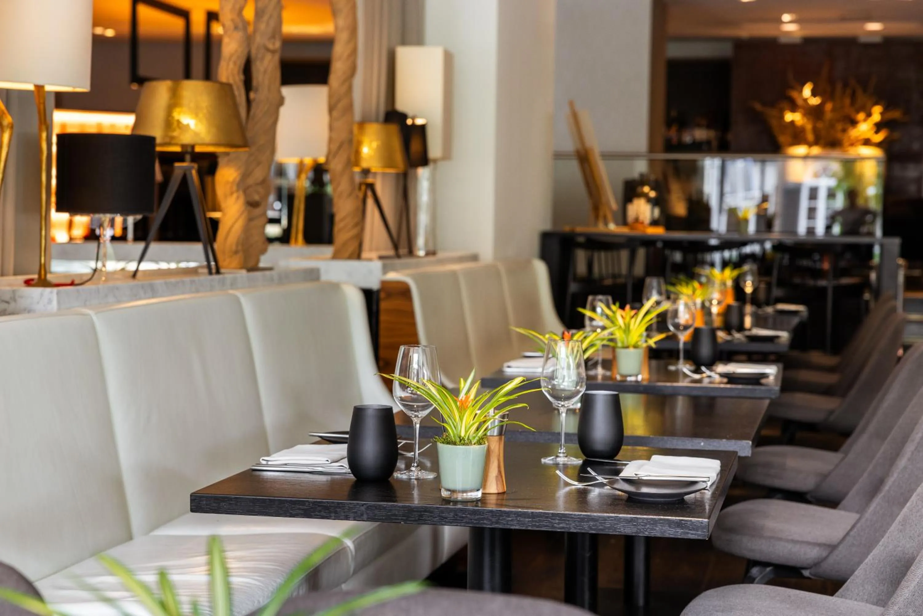 Restaurant/places to eat in Pullman Eindhoven Cocagne