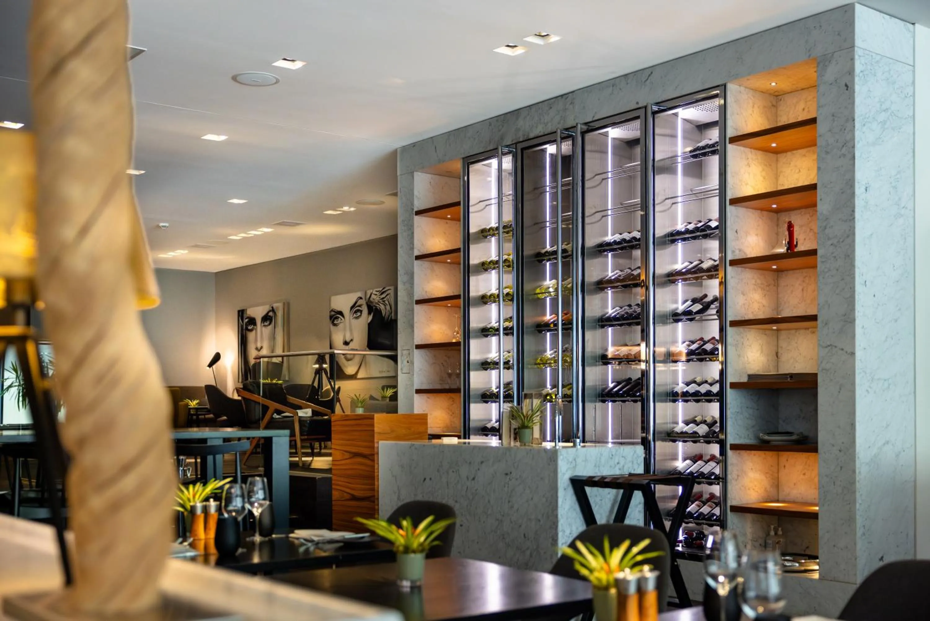 Restaurant/places to eat in Pullman Eindhoven Cocagne