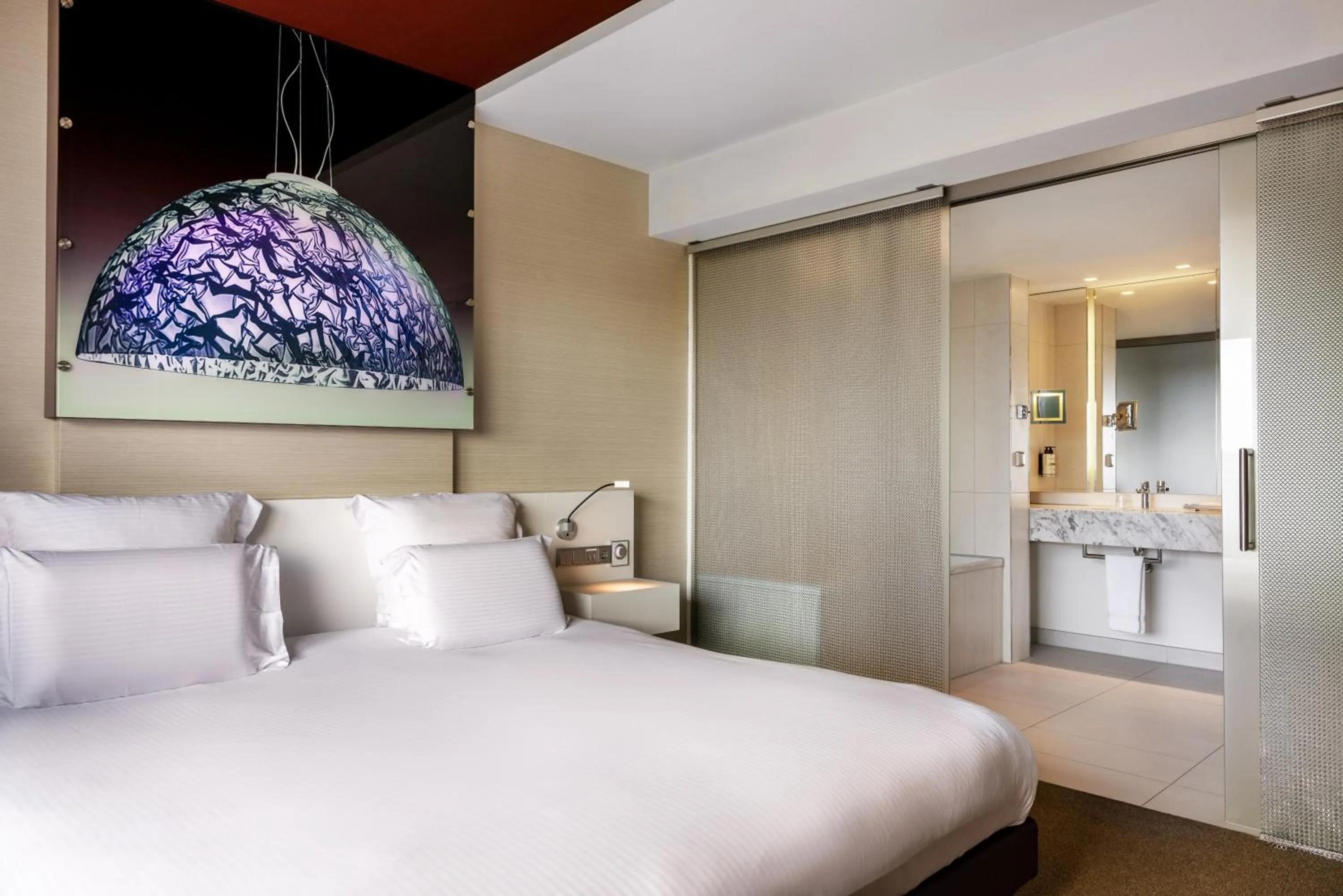 Bathroom, Bed in Pullman Eindhoven Cocagne