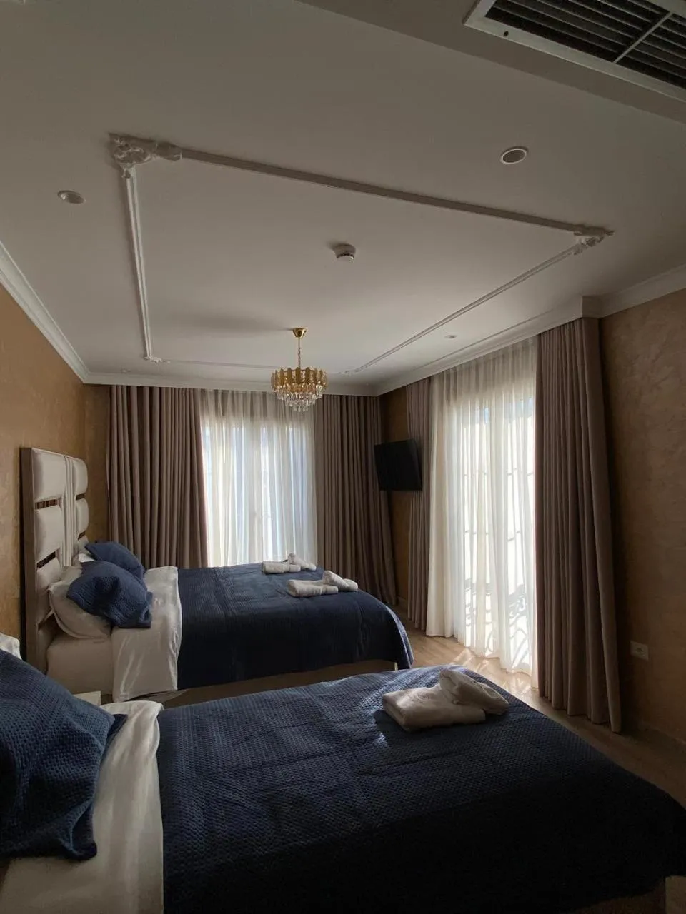 Restaurant/places to eat, Bed in Hotel Eiffel