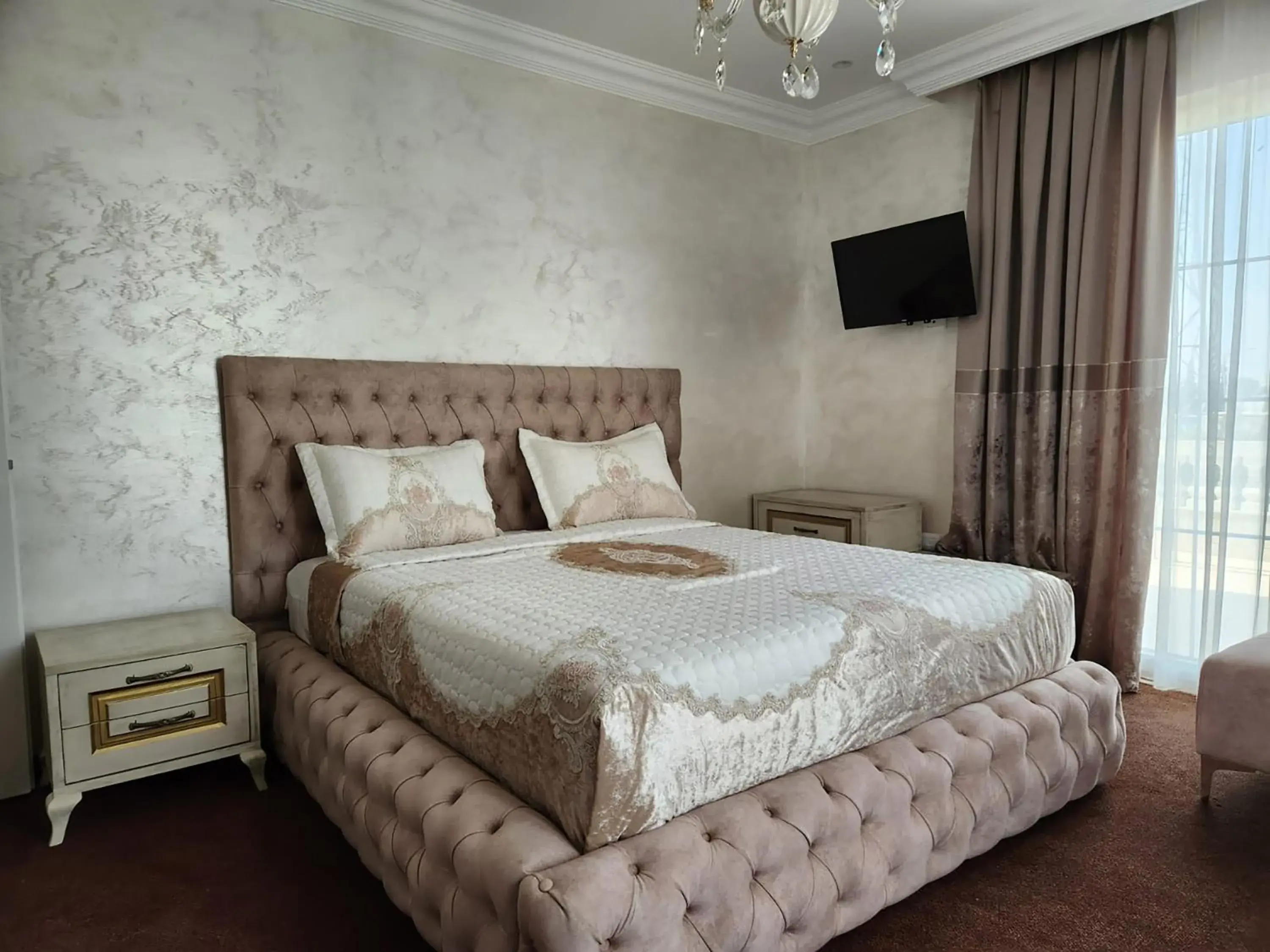 Double Room in Hotel Eiffel Double Room in Hotel Eiffel