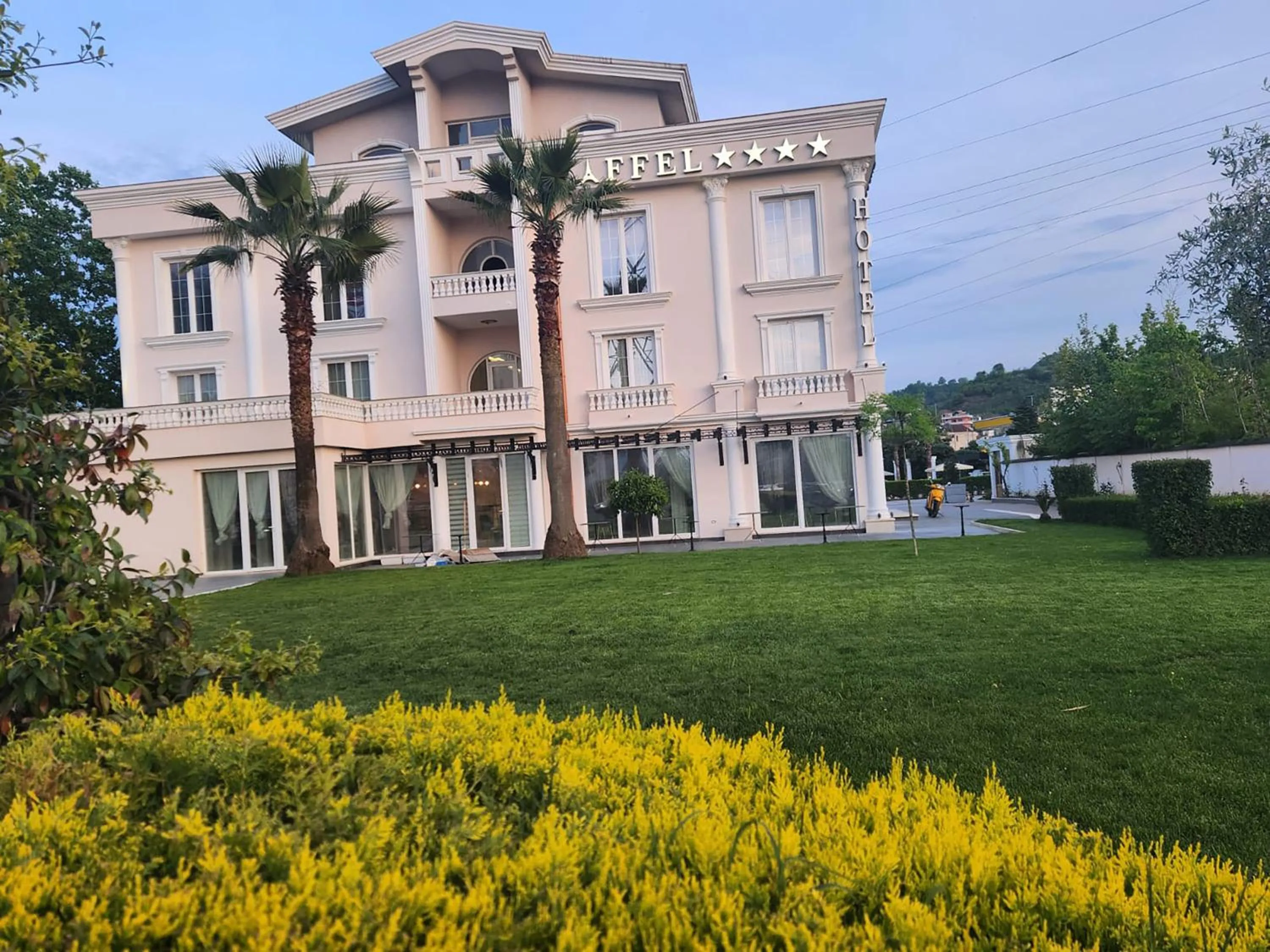 Property building in Hotel Eiffel