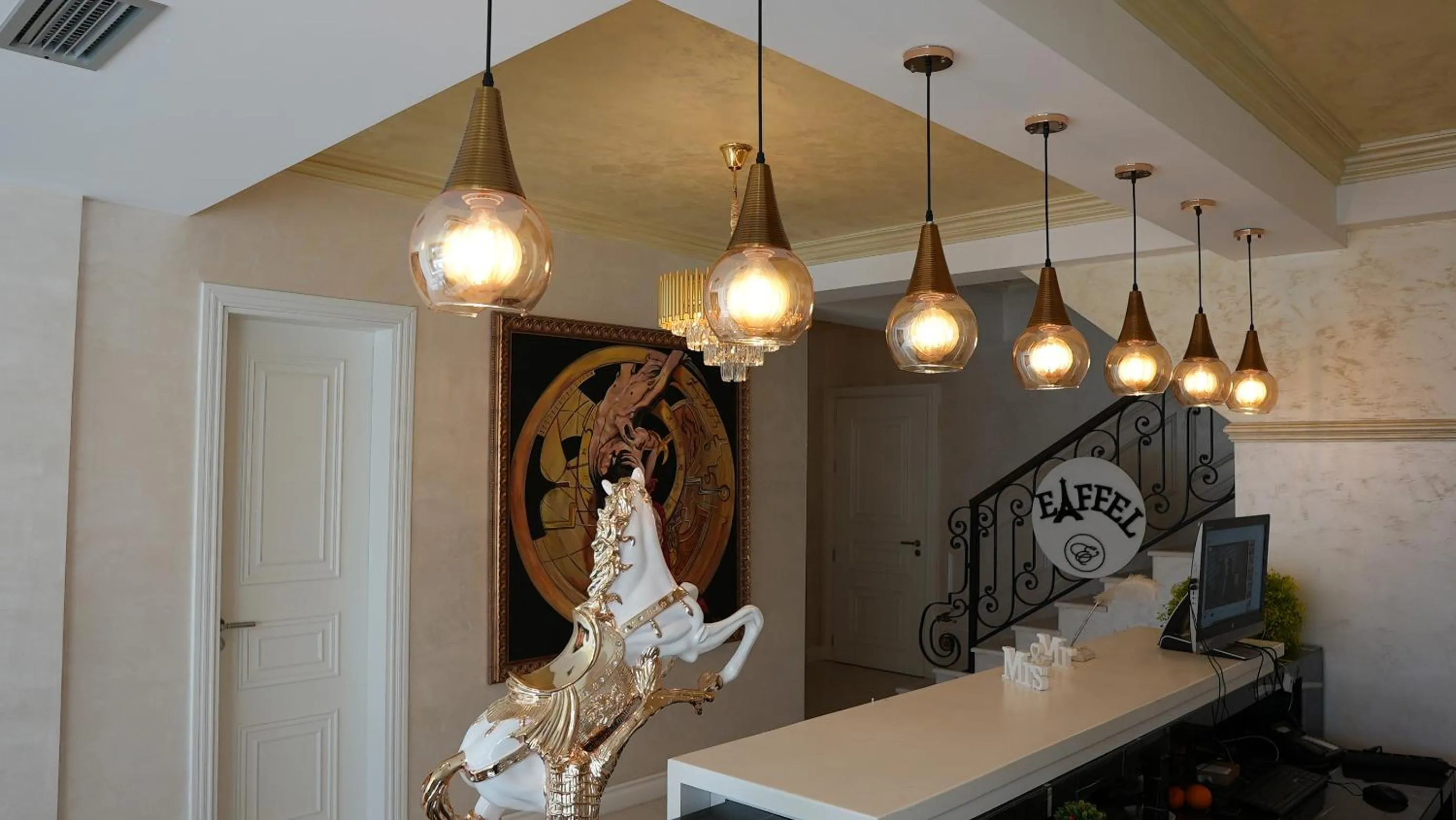 Property building in Hotel Eiffel