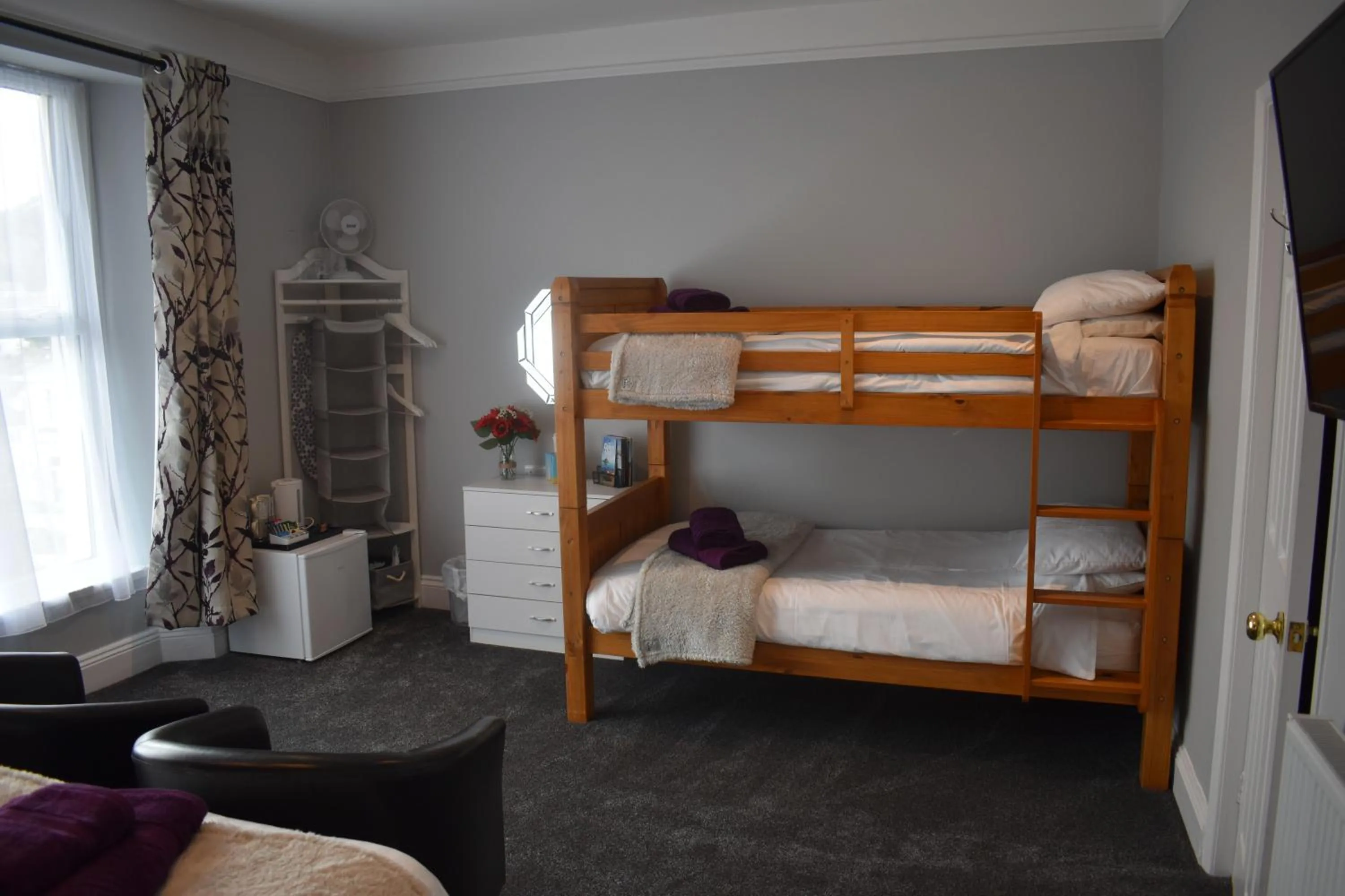 bunk bed, Bed in Acorn Lodge