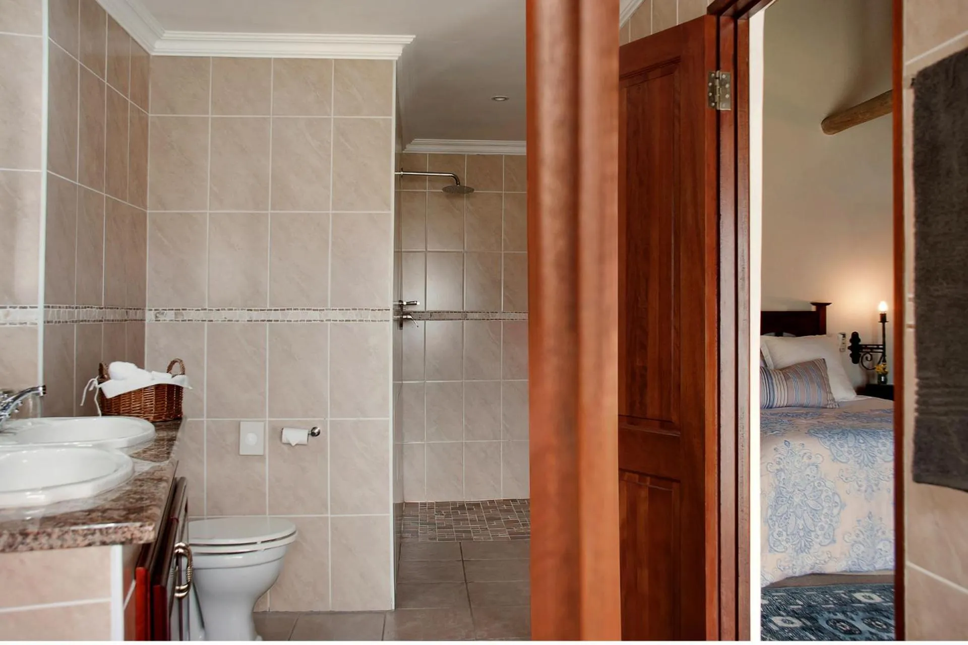 Shower in Inkungu Lodge