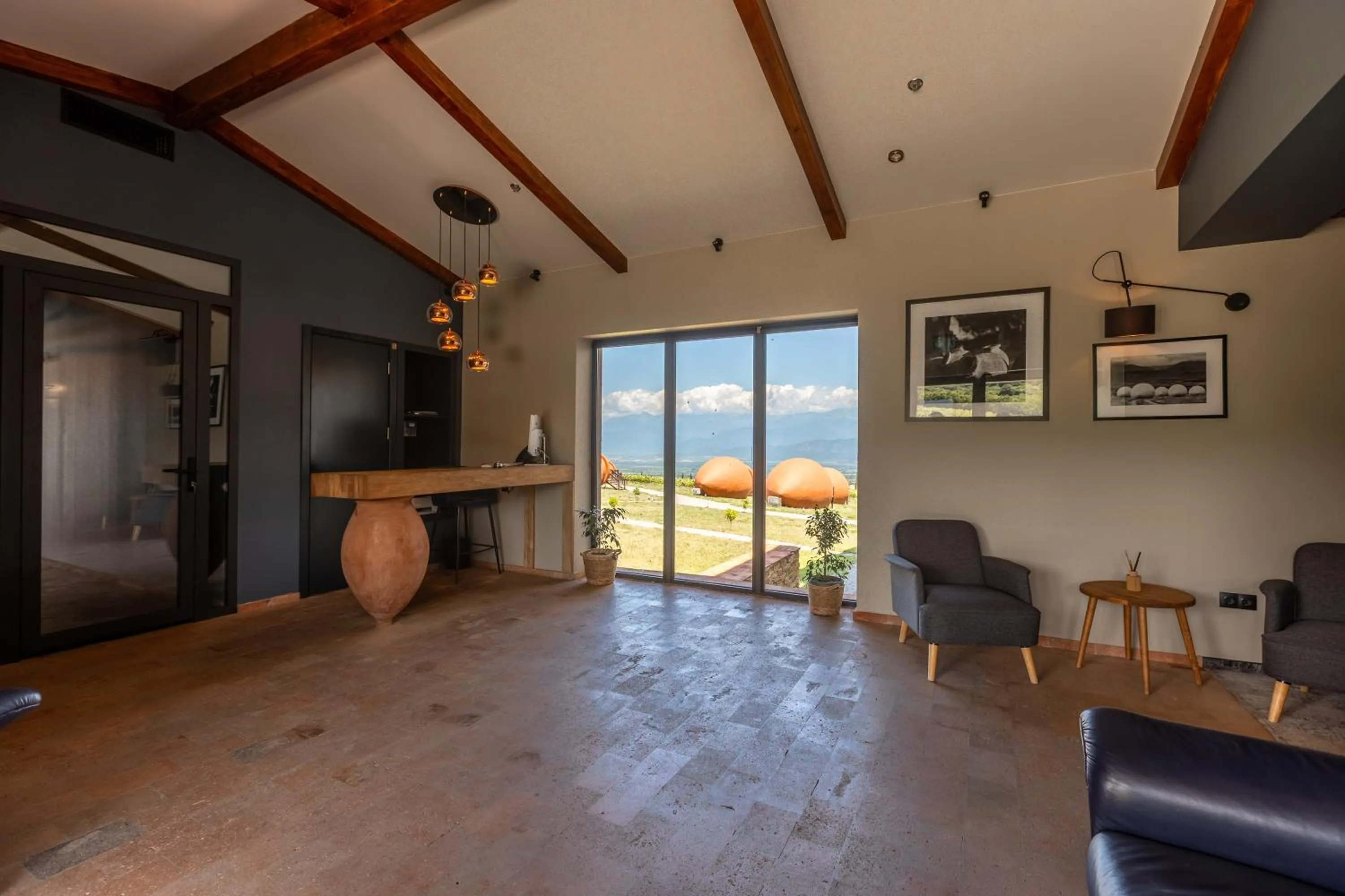 Lobby or reception in Hotel Qvevrebi