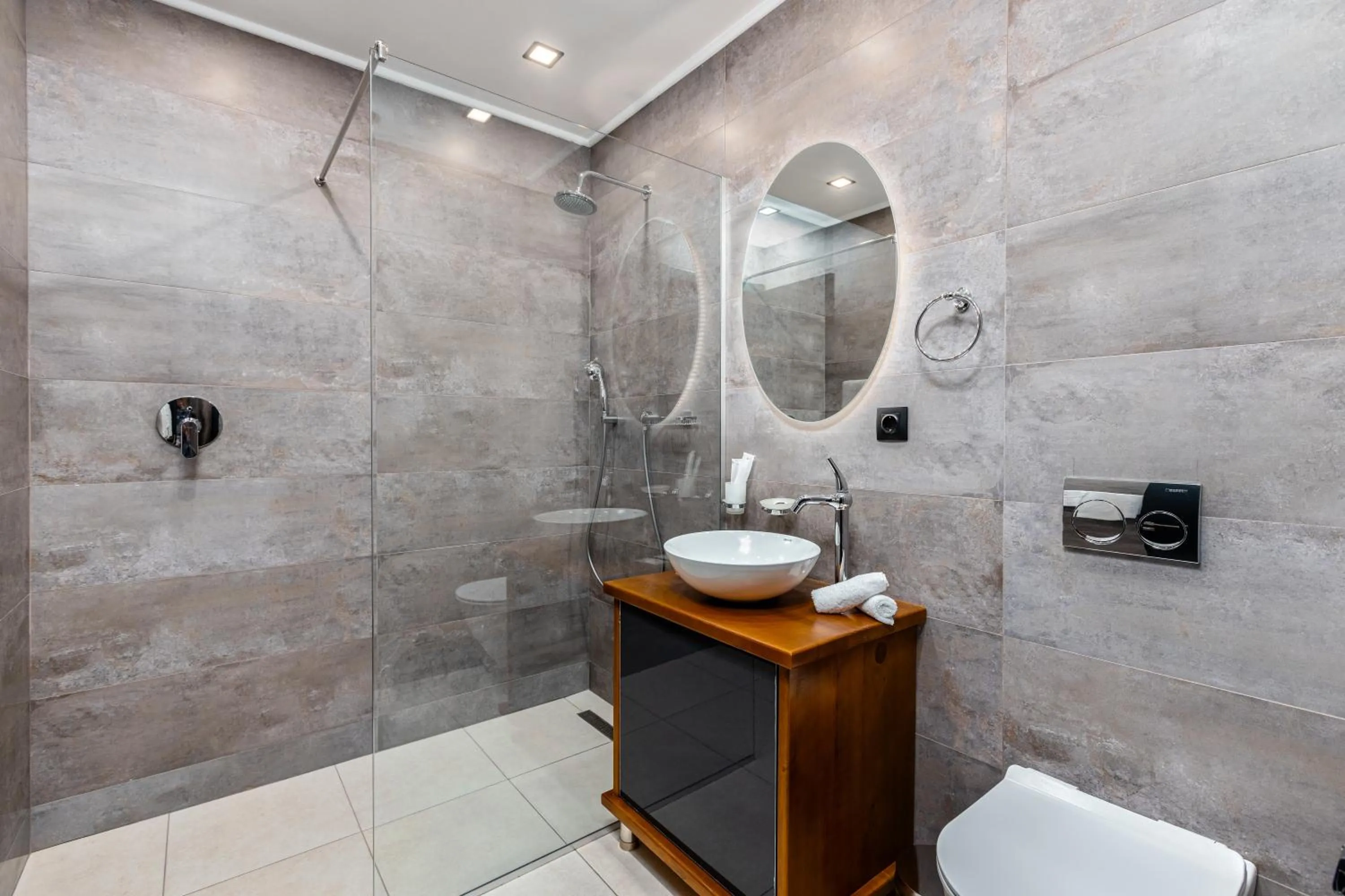 Shower in Hotel Qvevrebi