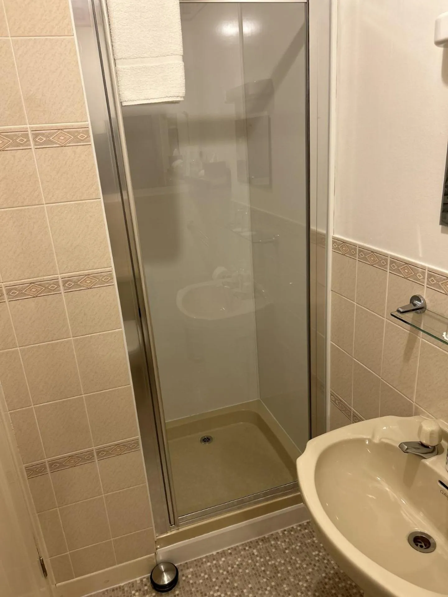 Shower in Corunna Bed & Breakfast and Corunna Cottage