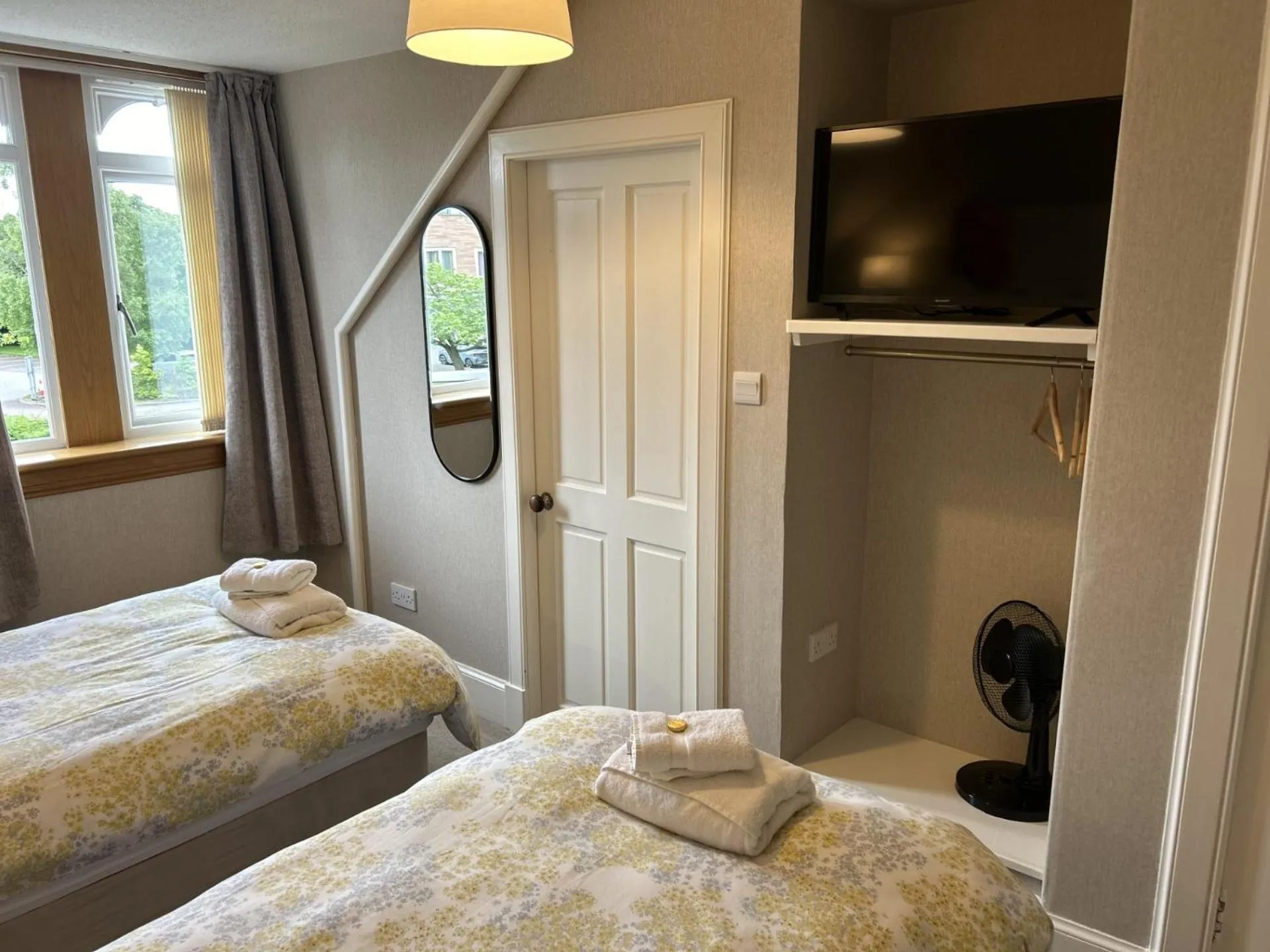 Bed in Corunna Bed & Breakfast and Corunna Cottage