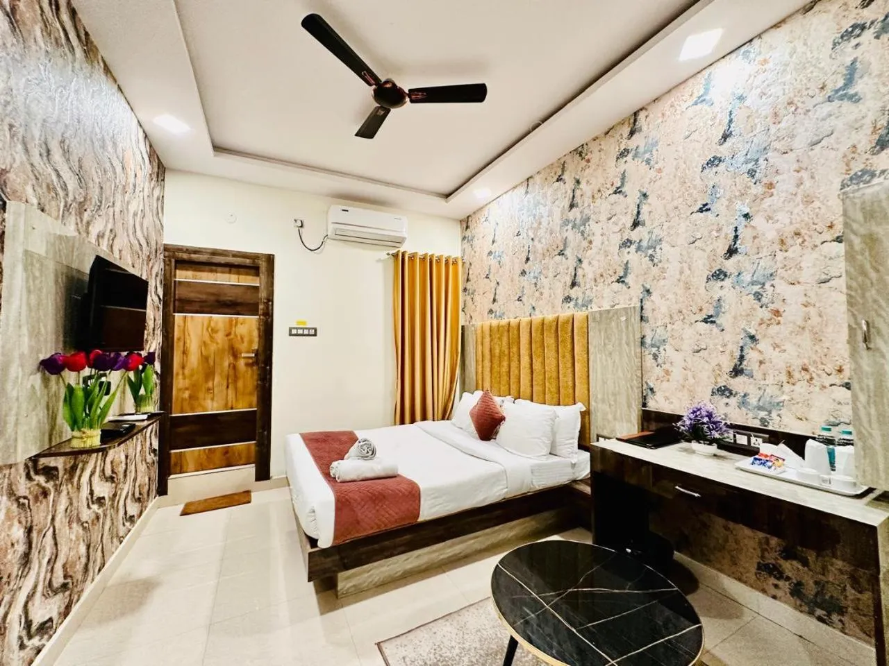 Property building, Bed in Hotel Sky International- Airport Zone Hyderabad